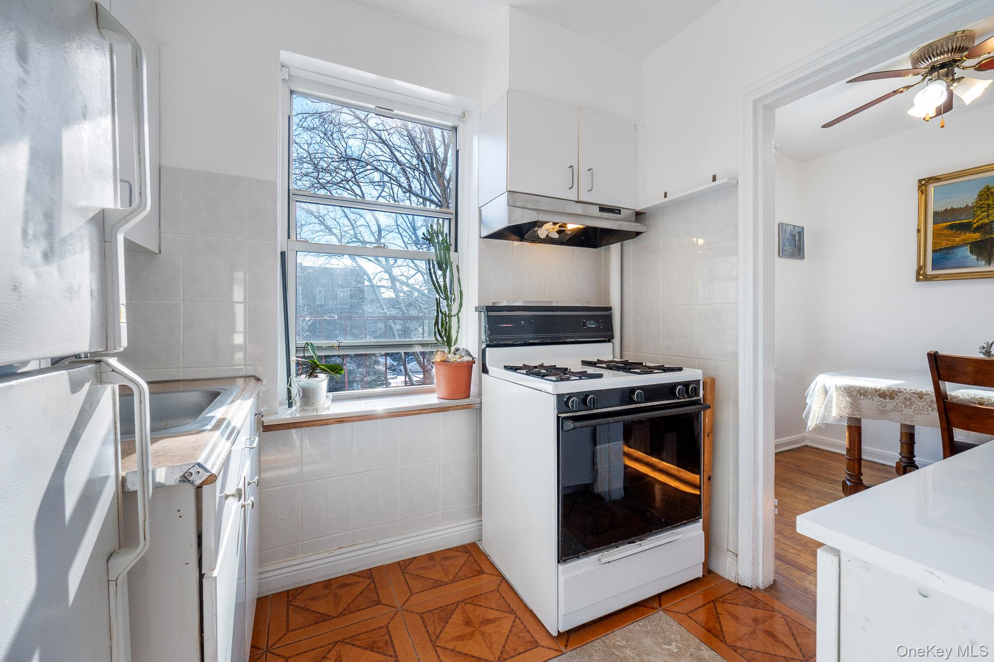 #12 photo, 141-24 78 Road, Kew Garden Hills , NY 11367