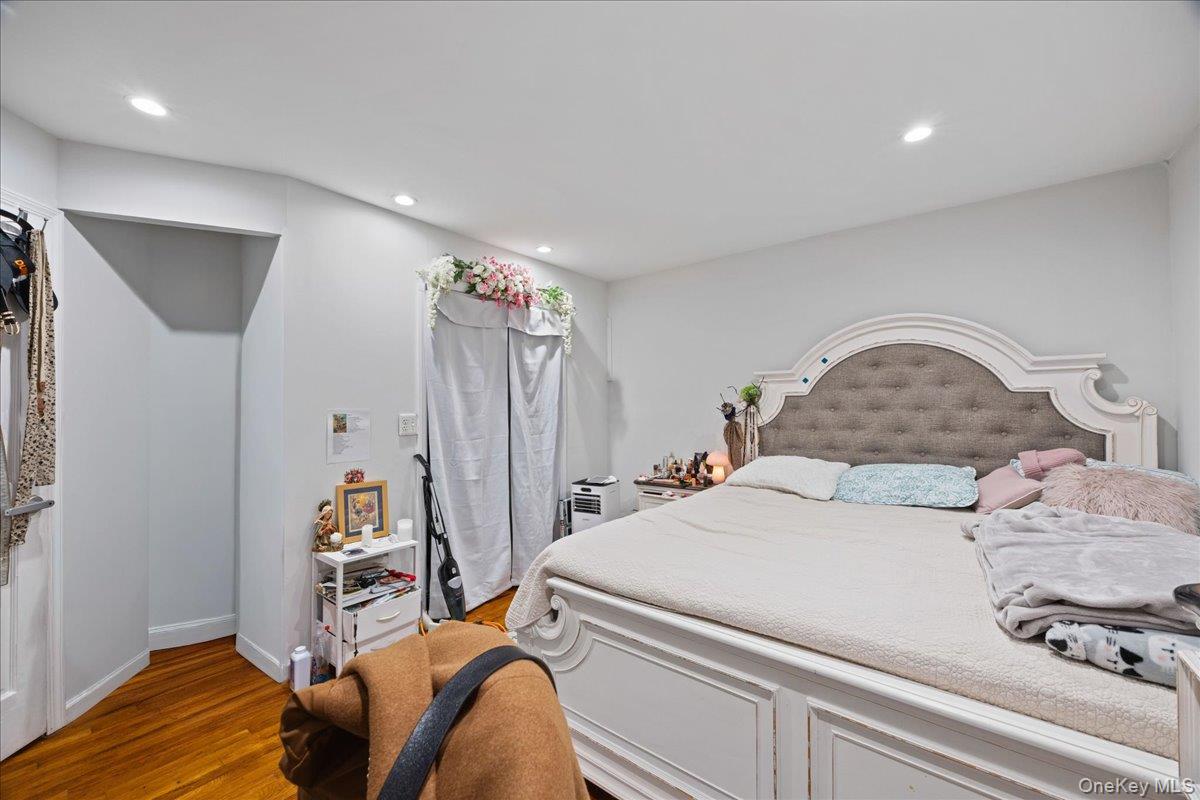 #11 photo, 134 11th Avenue, Huntington , NY 11746