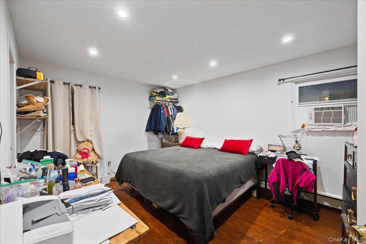 #12 photo, 134 11th Avenue, Huntington , NY 11746