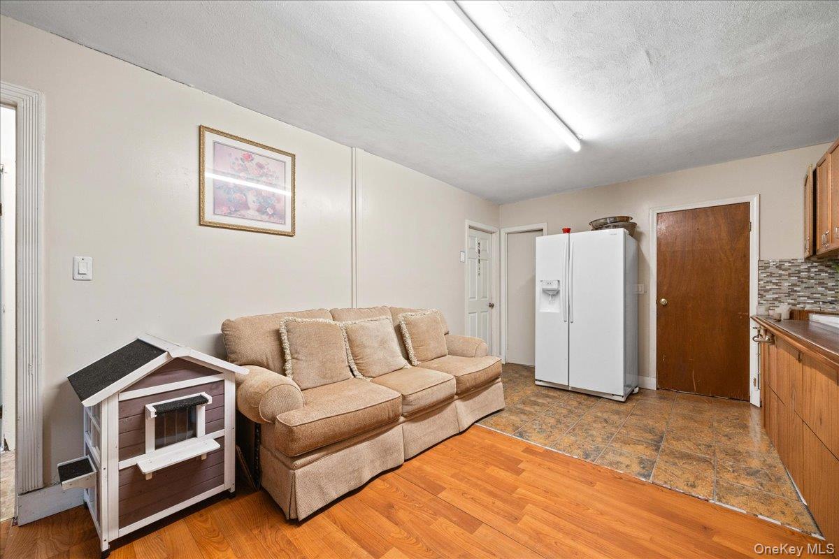 #15 photo, 134 11th Avenue, Huntington , NY 11746