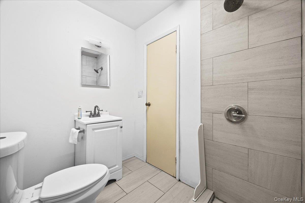 #17 photo, 134 11th Avenue, Huntington , NY 11746