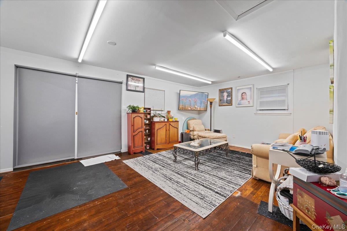 #4 photo, 134 11th Avenue, Huntington , NY 11746