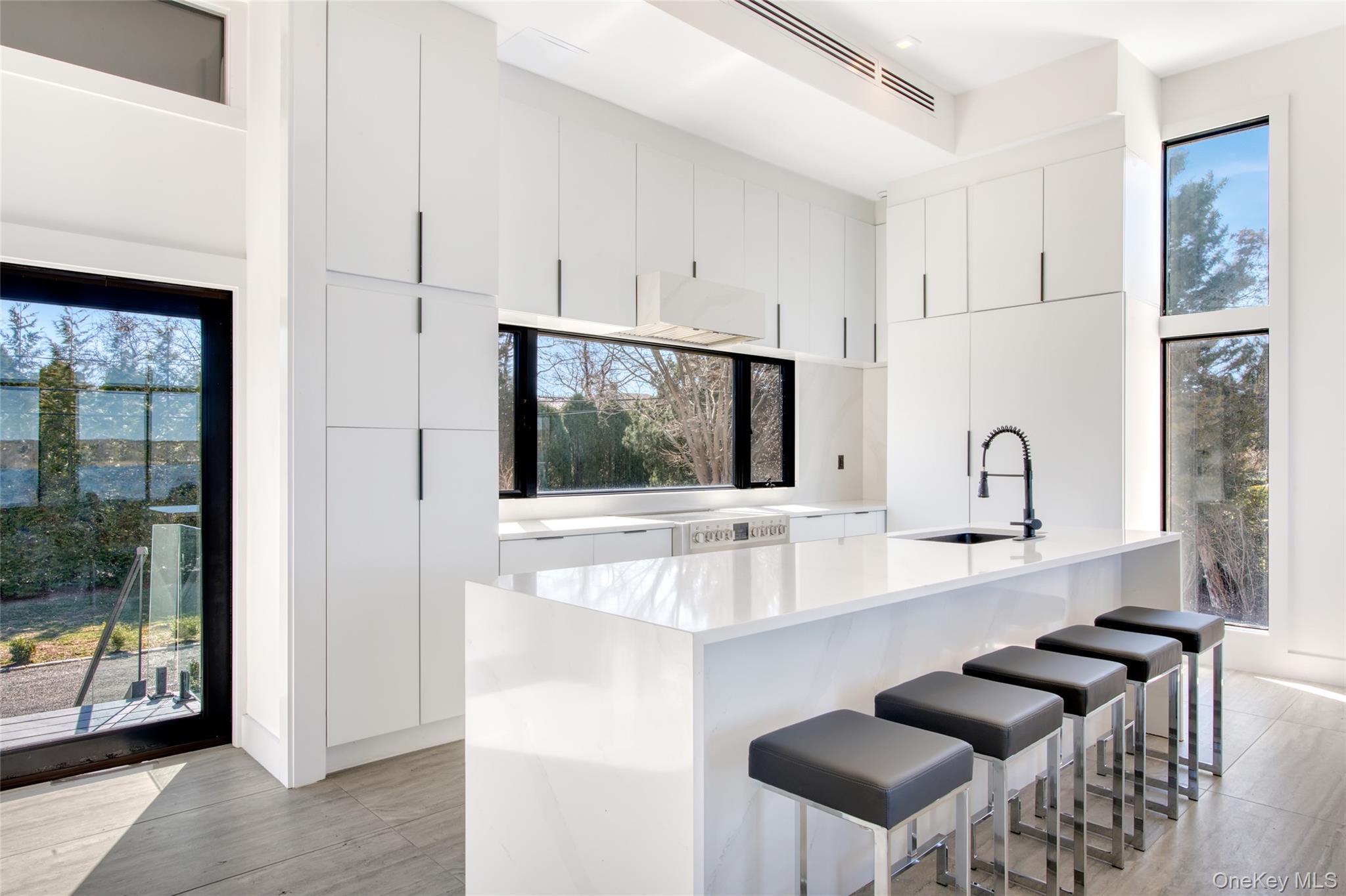 #5 photo, 172 Mill Pond Lane, 롱 아일랜드 Water Mill , NY 11976