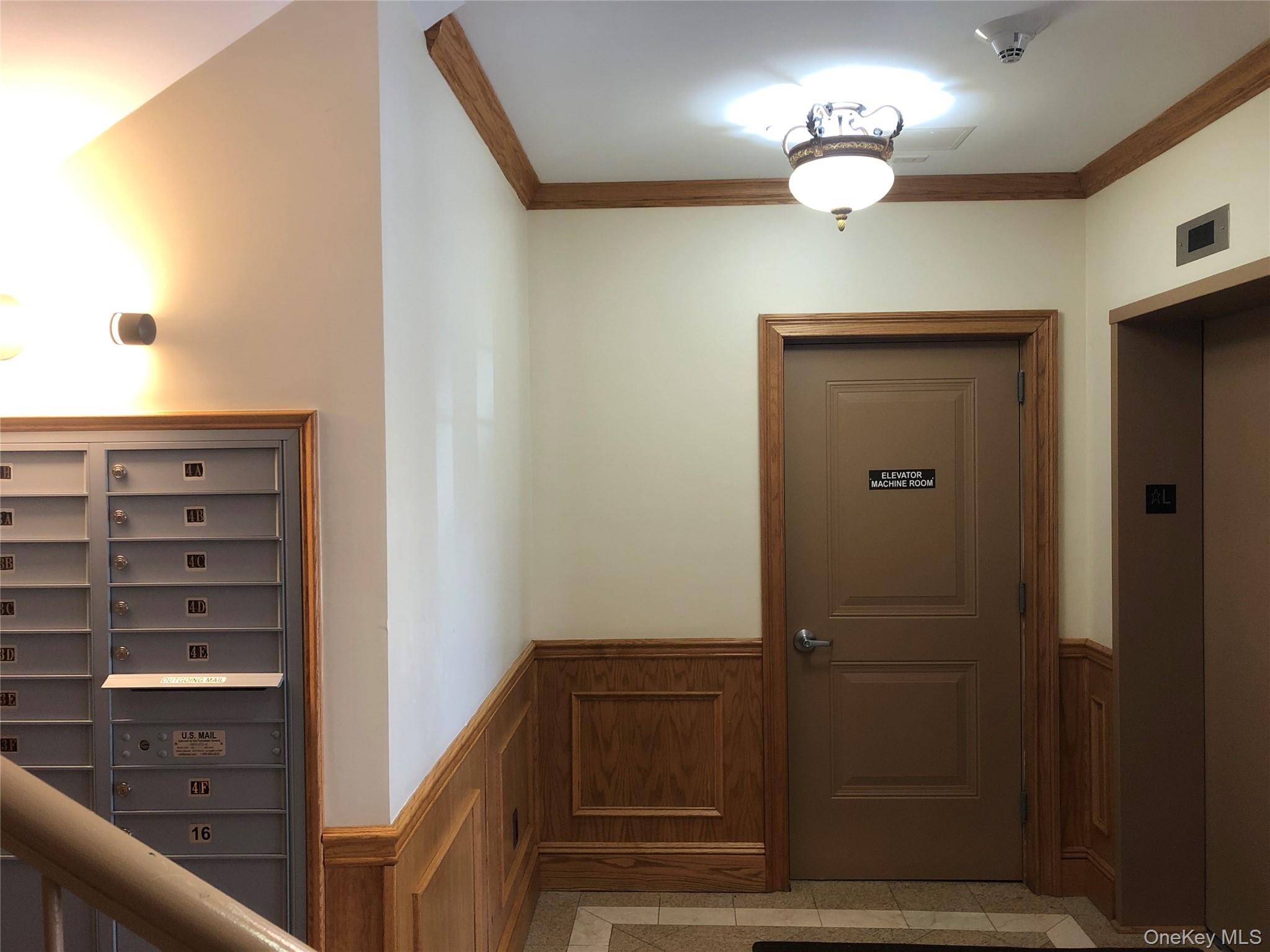 #10 photo, 147 Main Street, Mineola , NY 11501