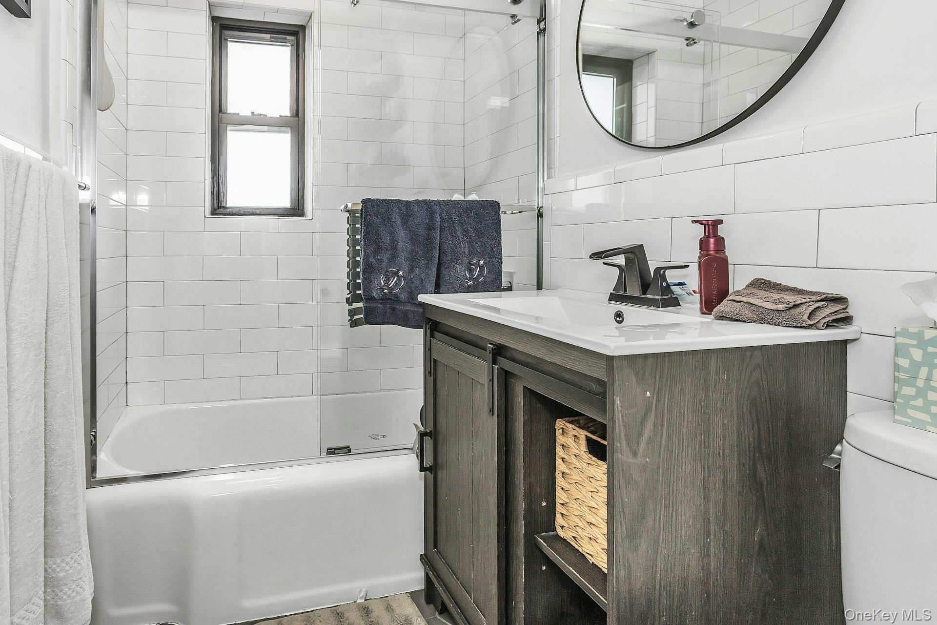 #12 photo, 219-35 75th Avenue, Bayside , NY 11364