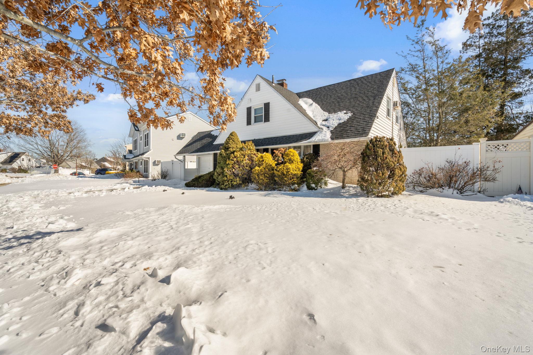 #2 photo, 51 Shepherd Lane, Levittown , NY 11756