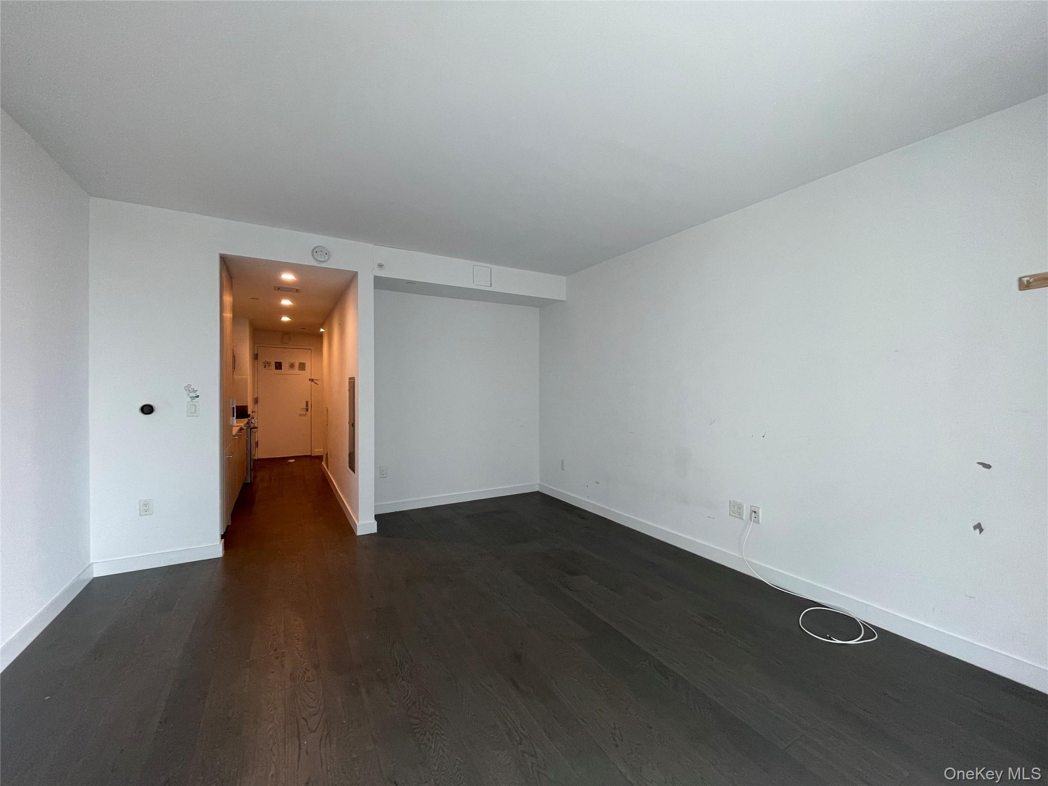 #4 photo, 131-05 40 Road, קווינס Flushing , NY 11354