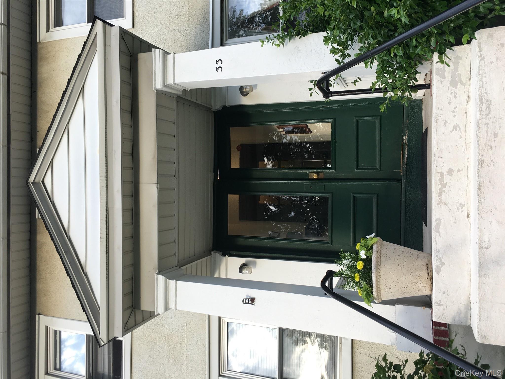 #2 photo, 33 Irma Avenue, नासाउ काउंटी Port Washington , NY 11050