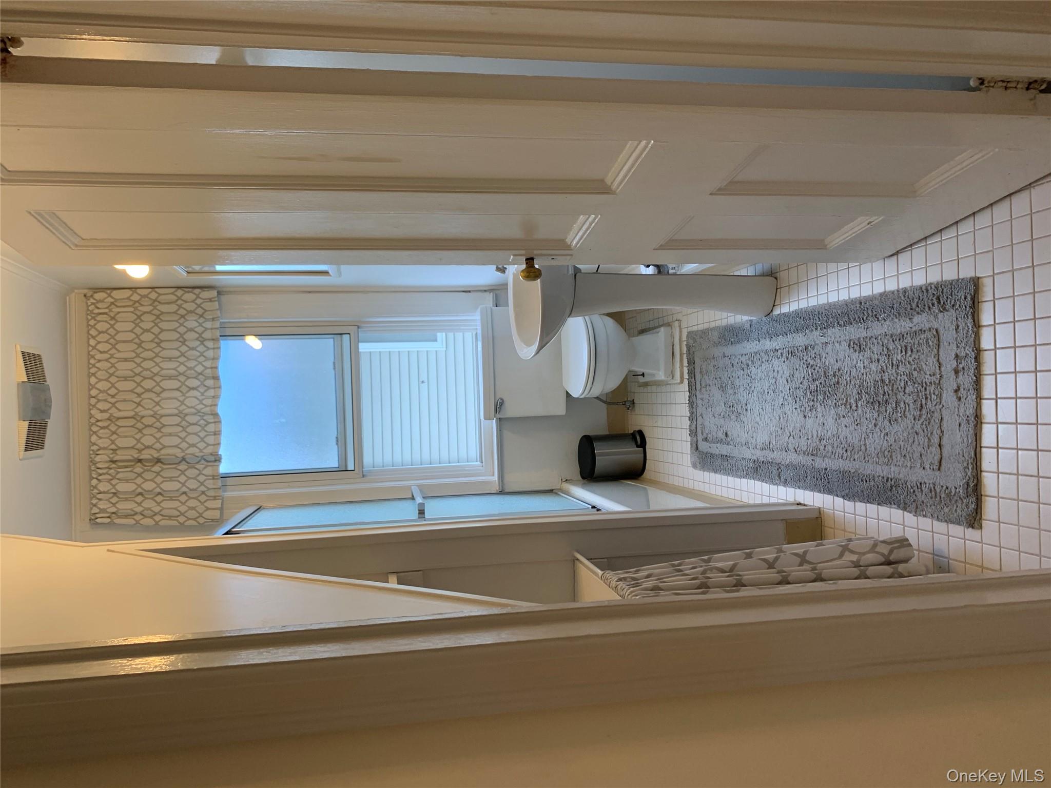 #8 photo, 33 Irma Avenue, नासाउ काउंटी Port Washington , NY 11050