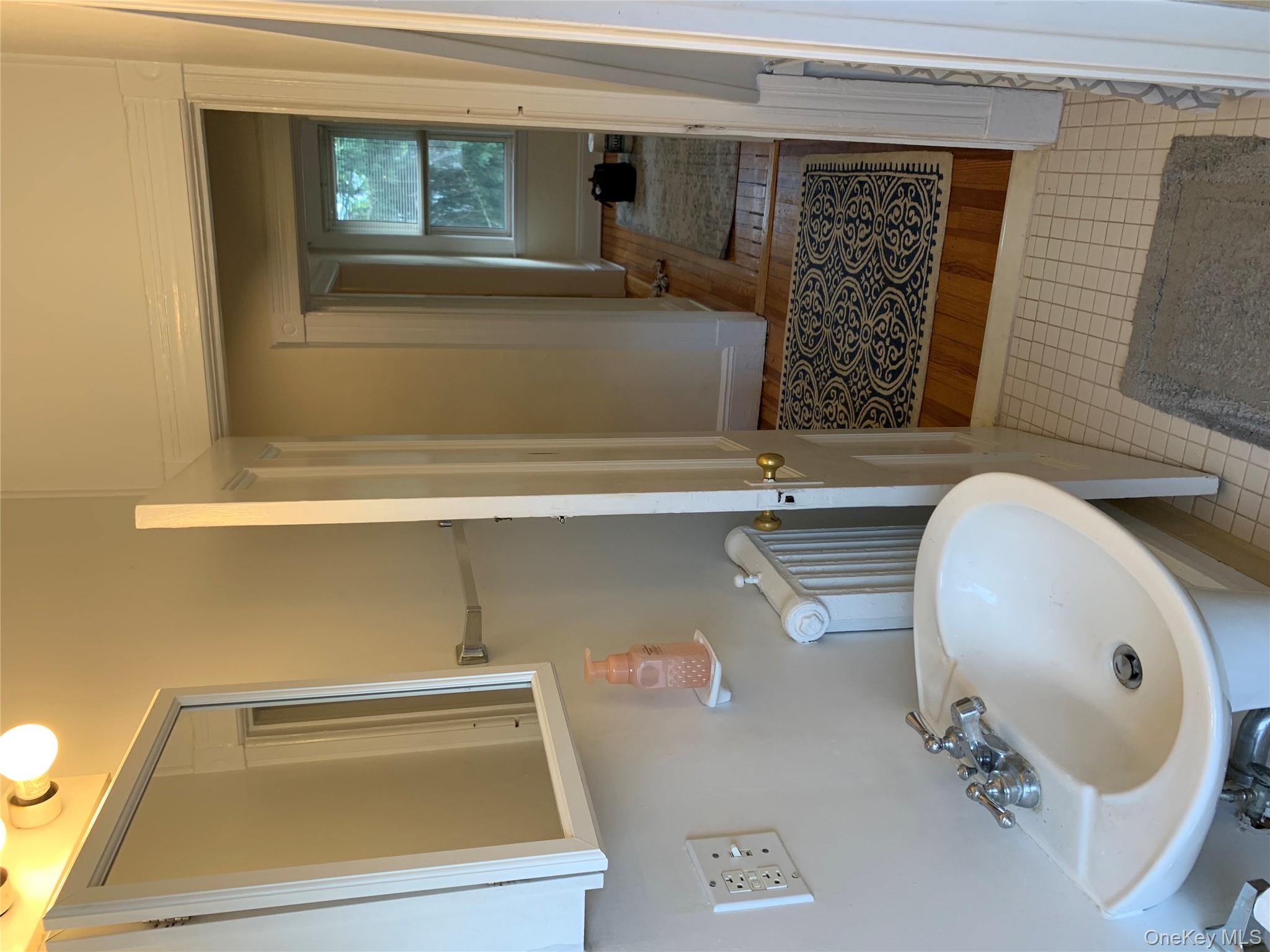 #9 photo, 33 Irma Avenue, नासाउ काउंटी Port Washington , NY 11050