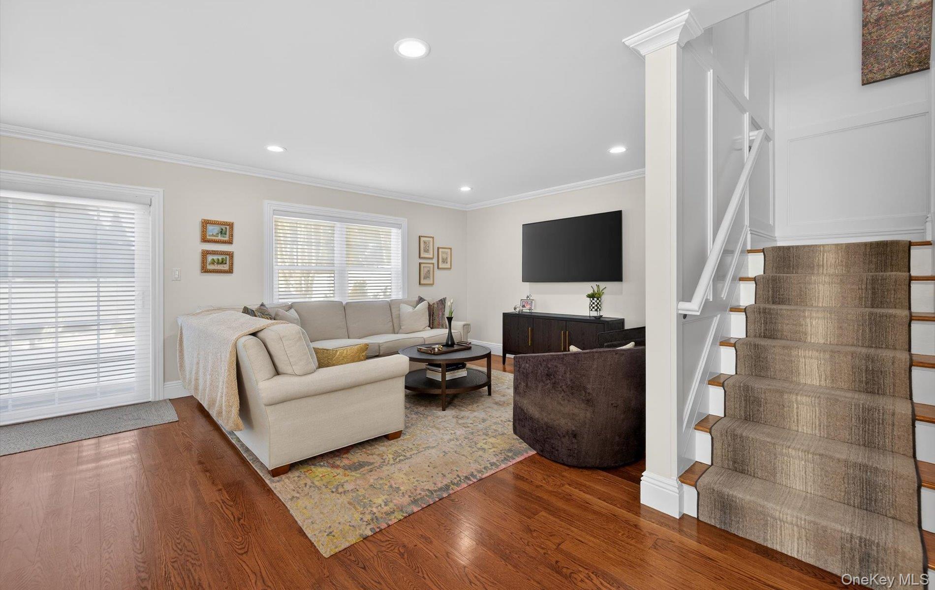 #20 photo, 211 Barton Avenue, Melville , NY 11747