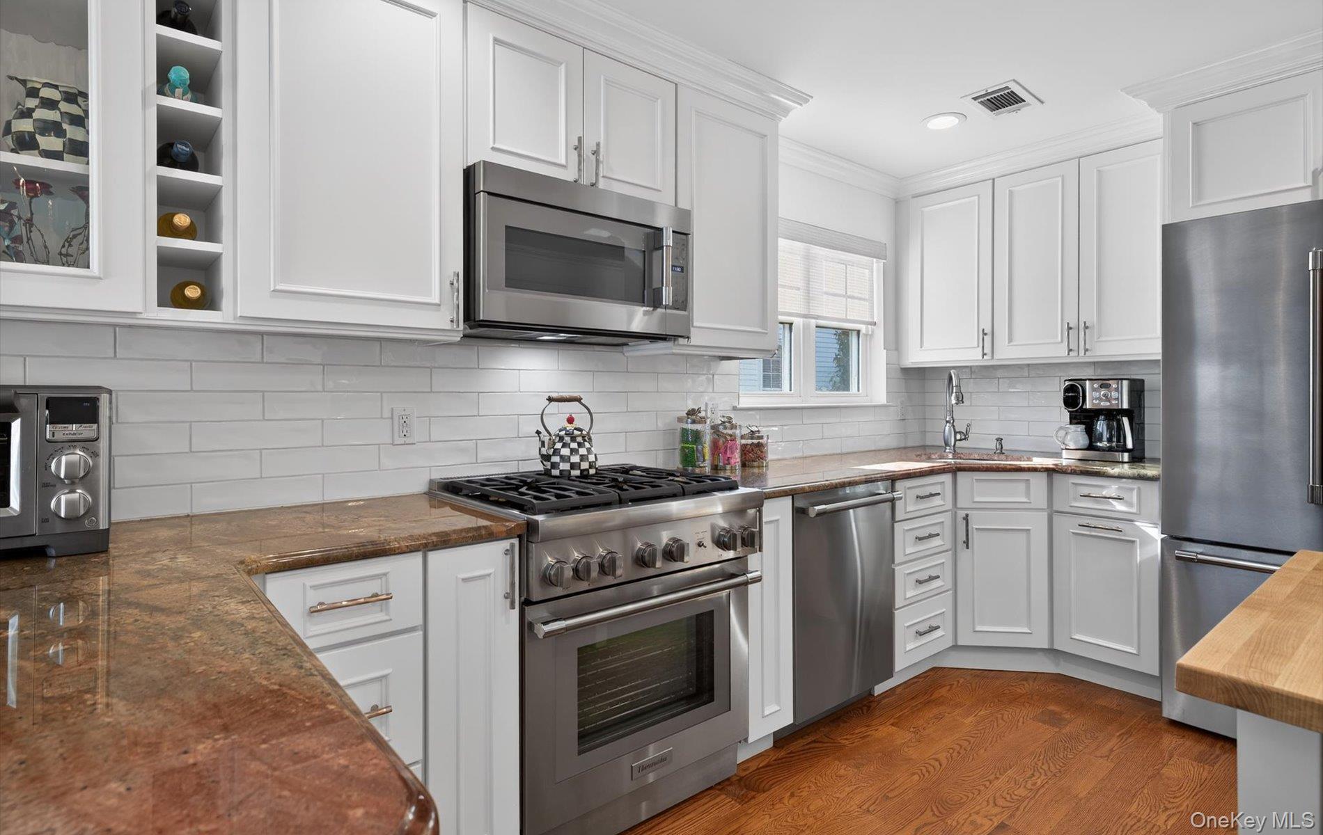 #6 photo, 211 Barton Avenue, Melville , NY 11747