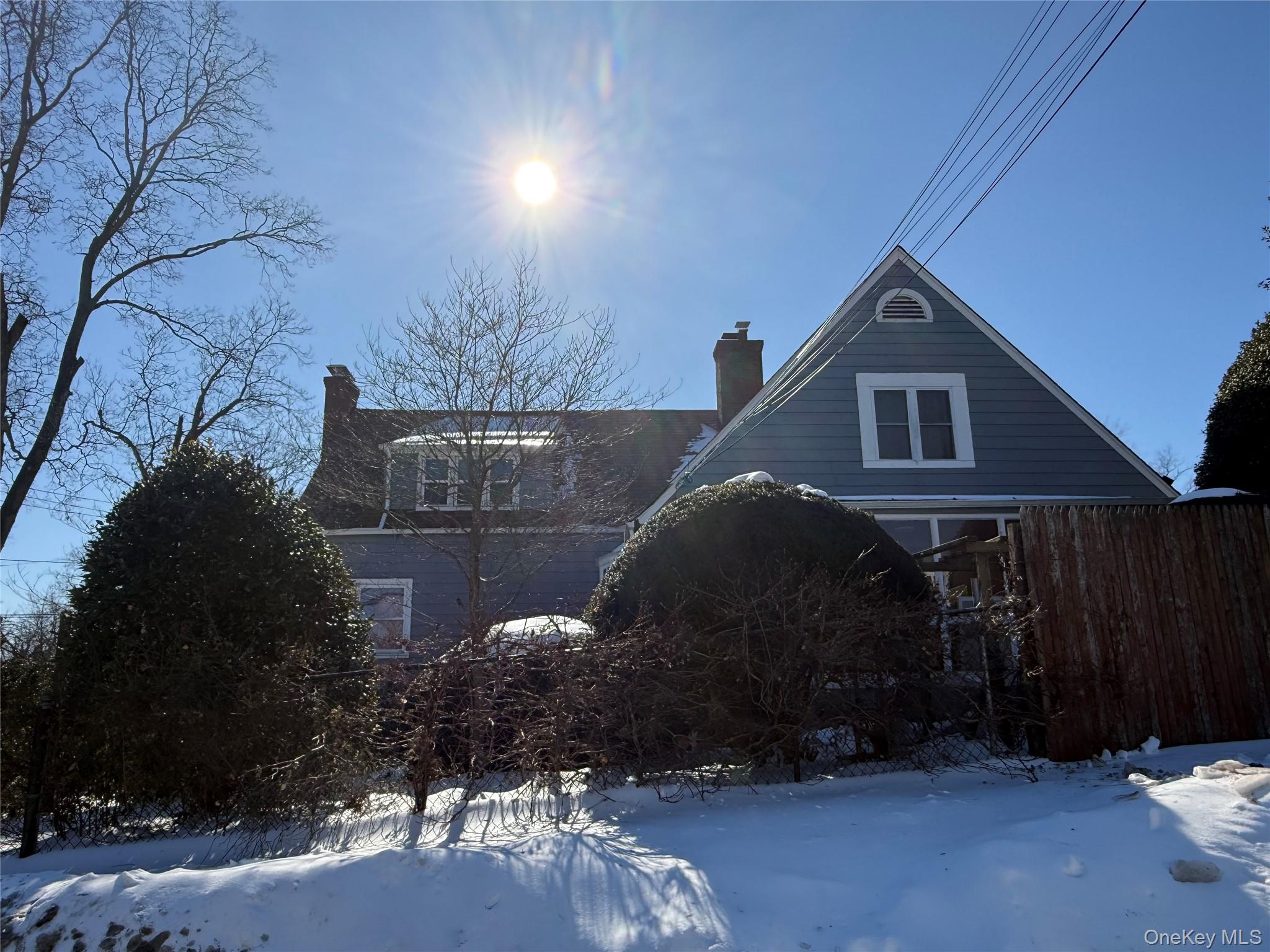 #5 photo, 90 W 10th Street, Huntington Station , NY 11746