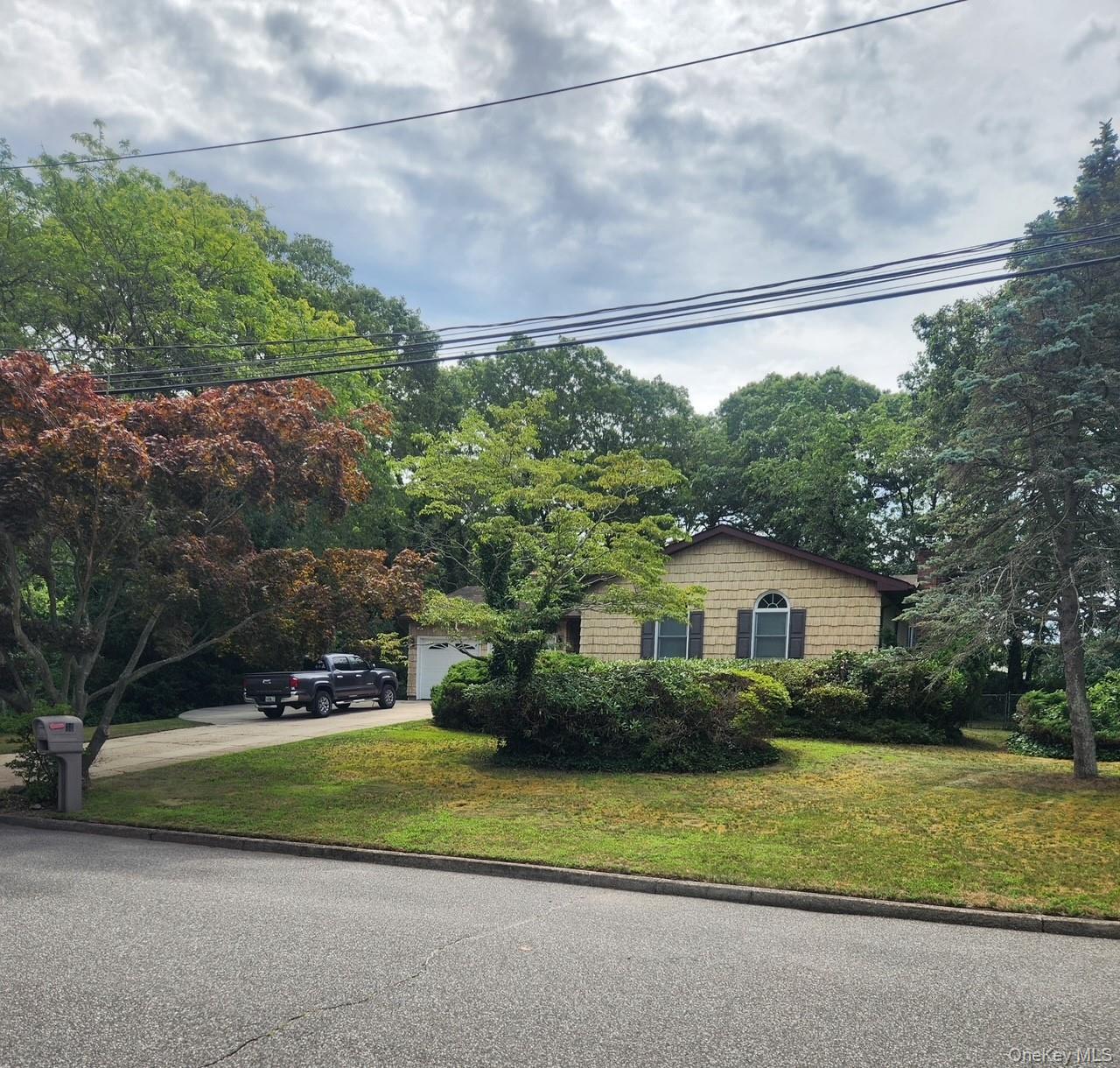 #6 photo, 38 Maria Court, सफ़ोक काउंटी Holbrook , NY 11741