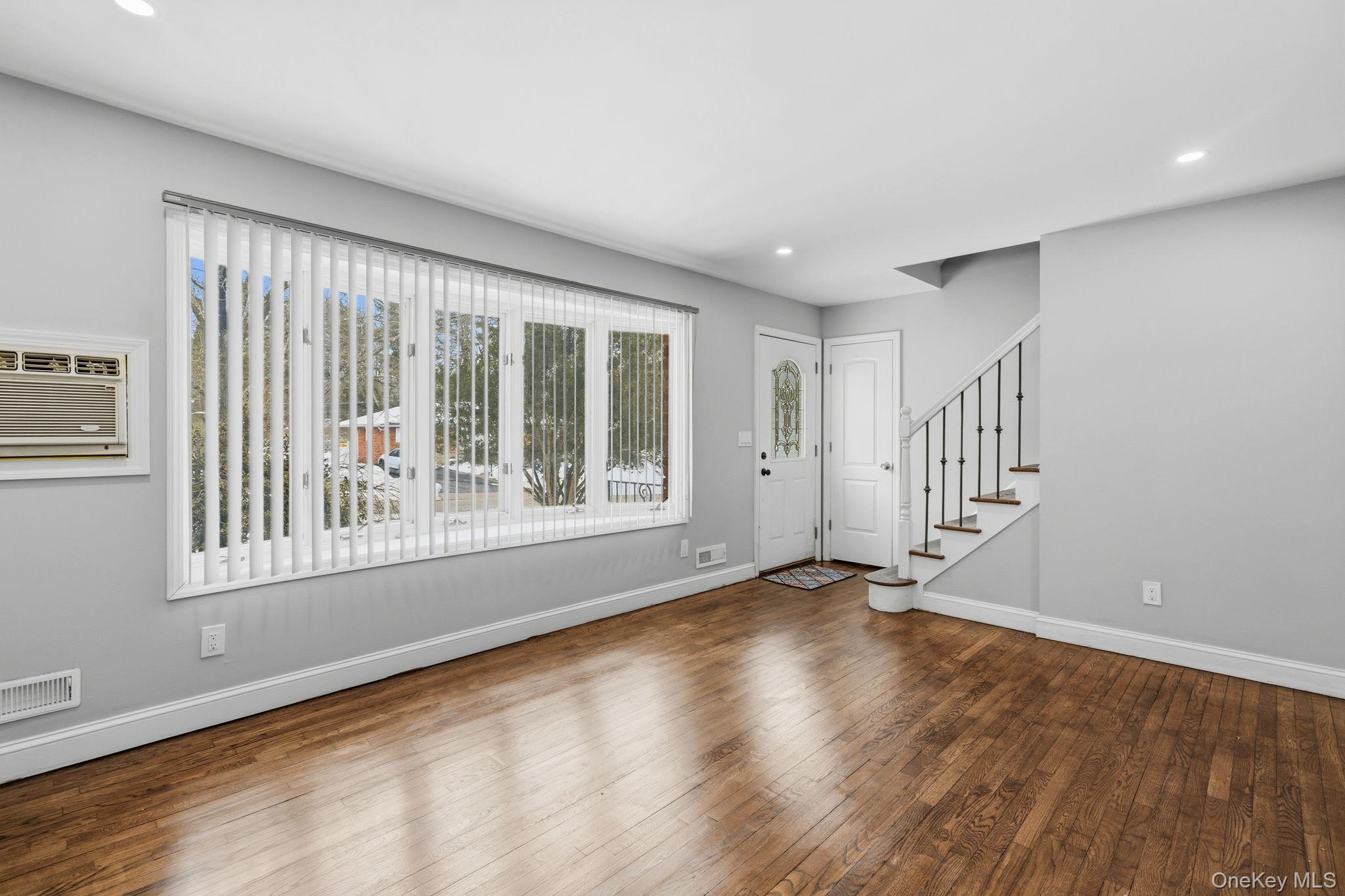 #6 photo, 16 Blackman Street, 롱 아일랜드 Smithtown , NY 11787