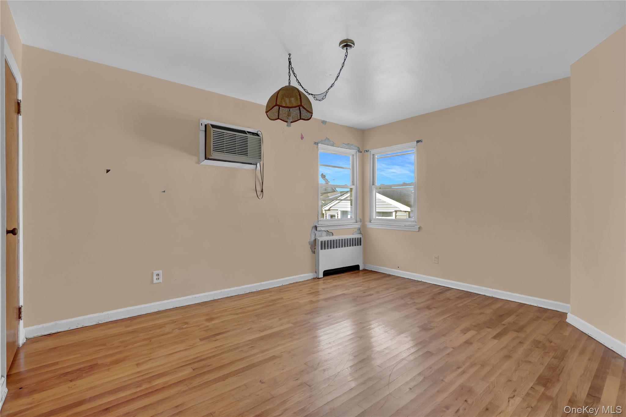 #13 photo, 140 Arlington Avenue, Valley Stream , NY 11580