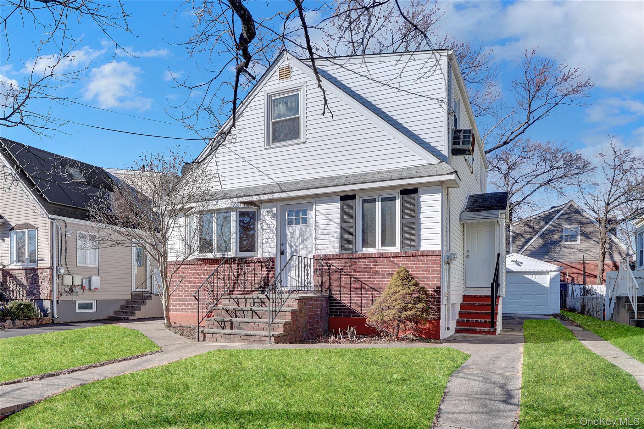 #2 photo, 140 Arlington Avenue, Valley Stream , NY 11580