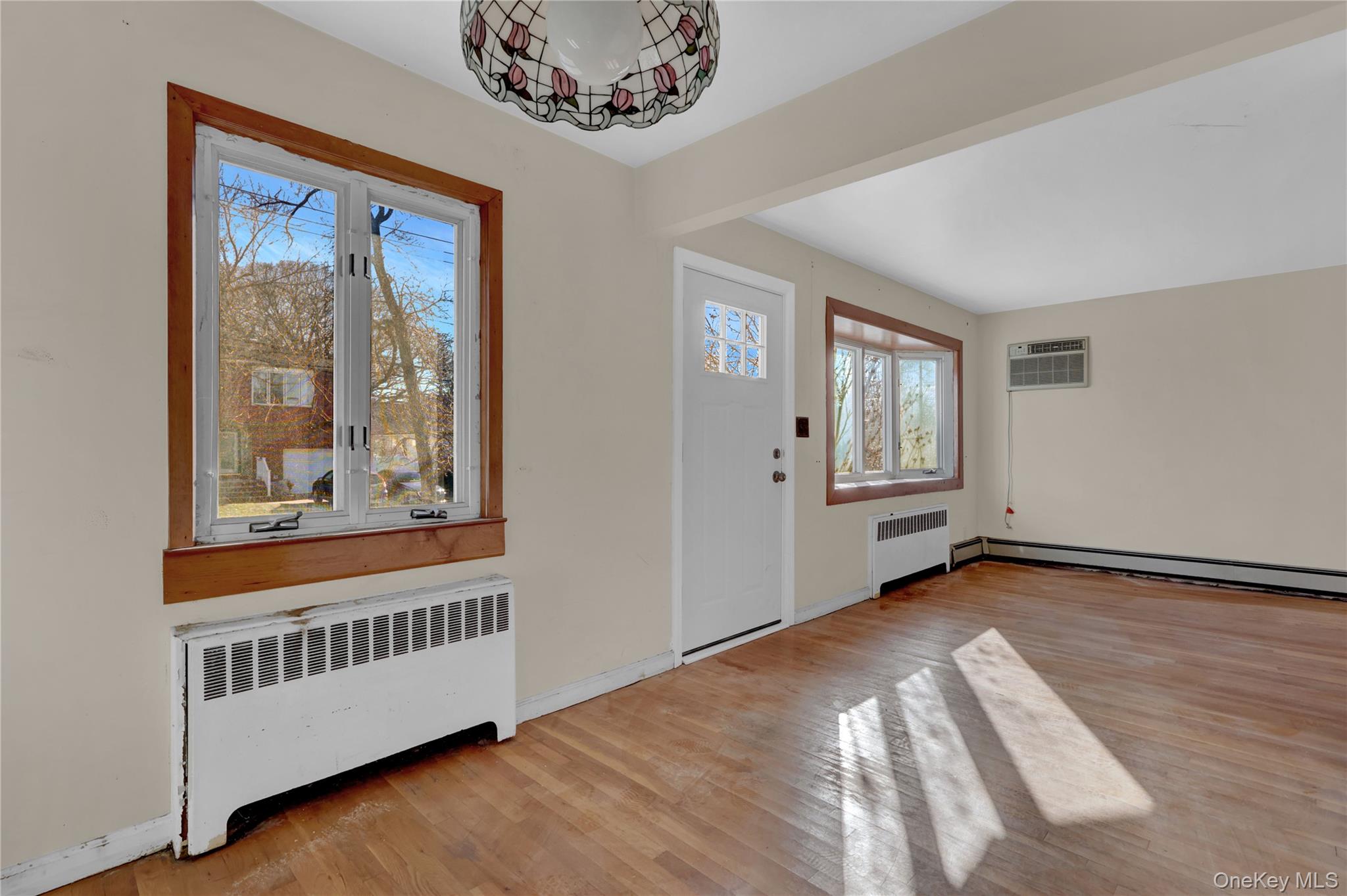 #5 photo, 140 Arlington Avenue, Valley Stream , NY 11580