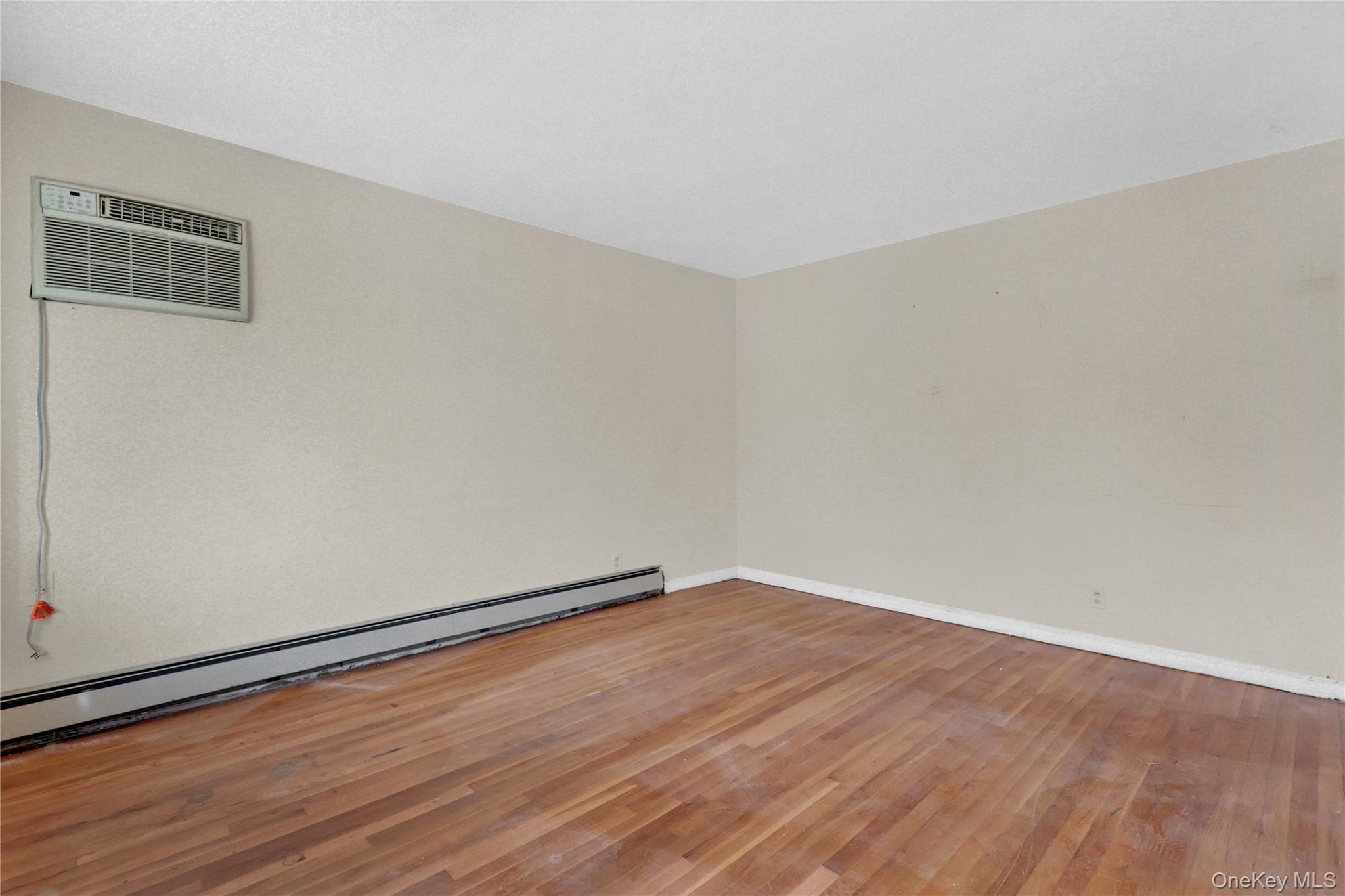 #6 photo, 140 Arlington Avenue, Valley Stream , NY 11580