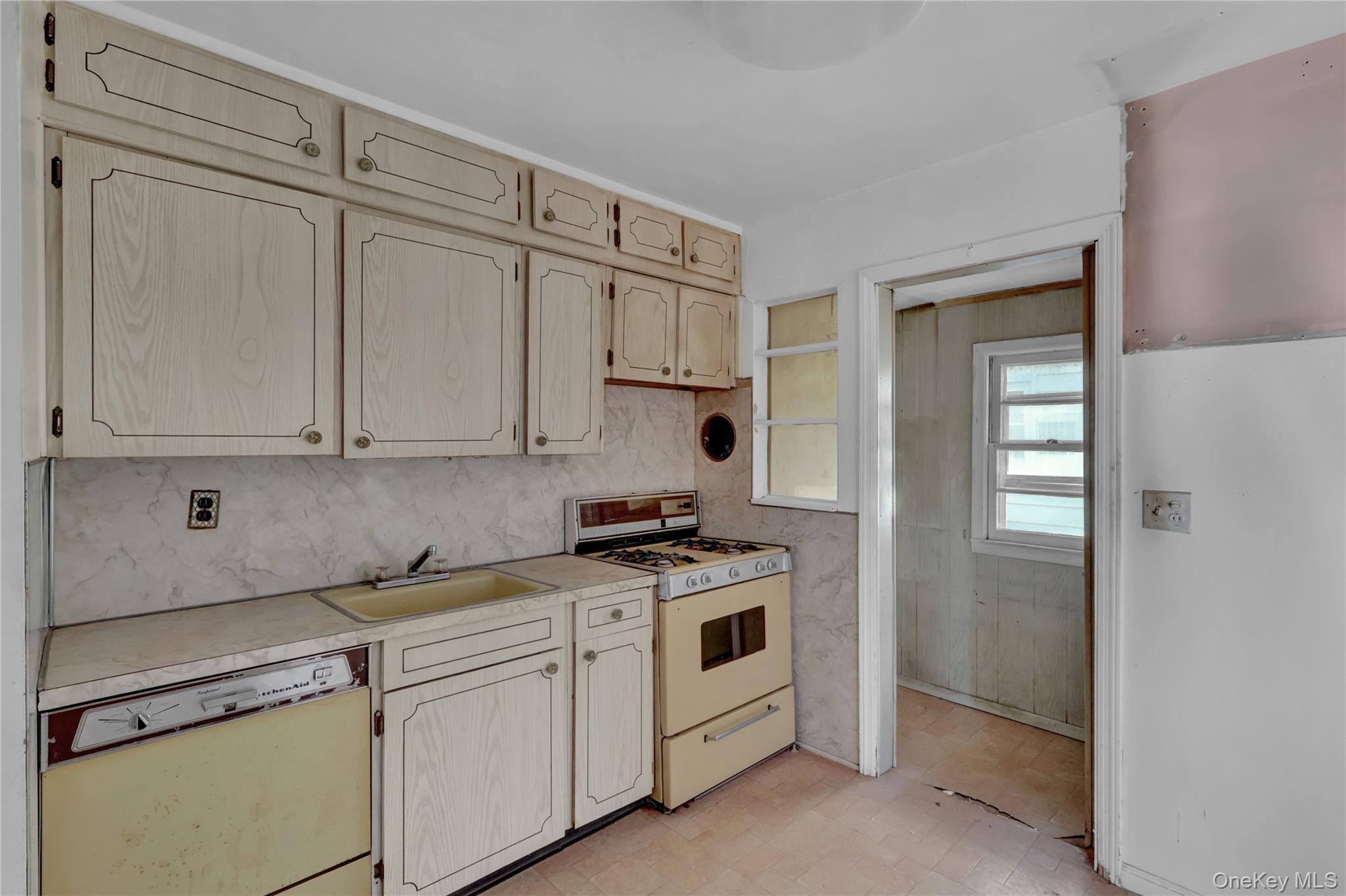 #9 photo, 140 Arlington Avenue, Valley Stream , NY 11580