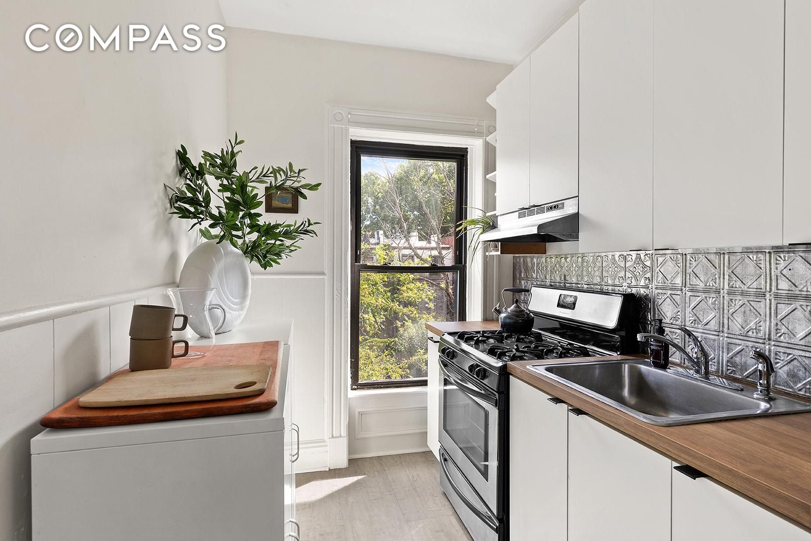 #6 photo, 140 Halsey Street, Bedford-Stuyvesant , NY 11216