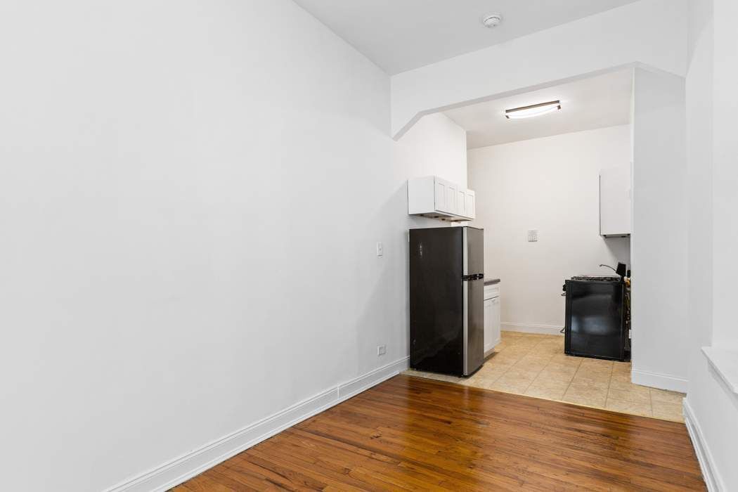 #4 photo, 1775 Madison Avenue, East Harlem , NY 10035