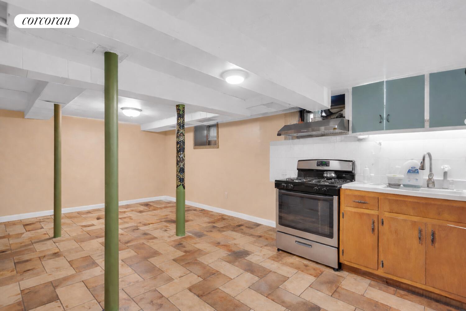 #13 photo, 56-18 62ND Avenue, Maspeth , NY 11378