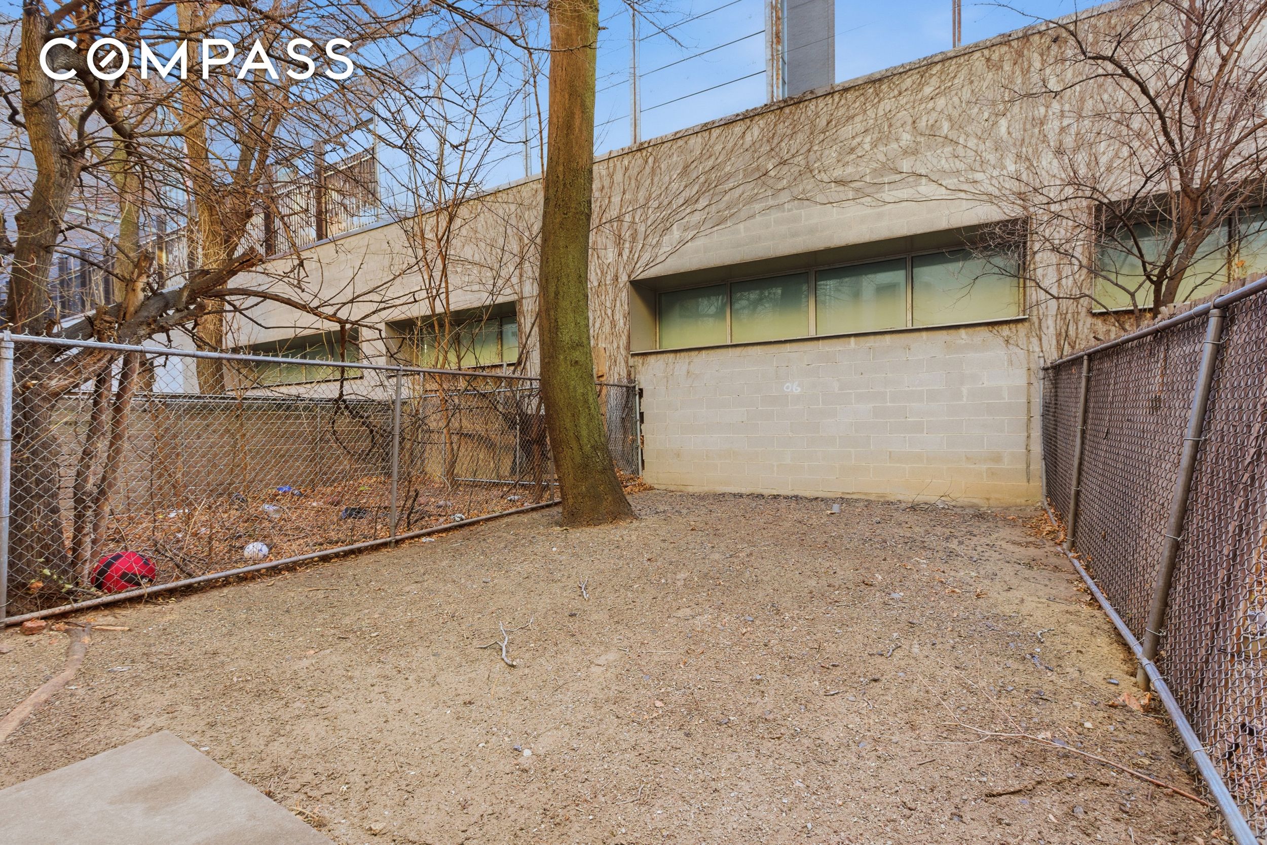 #12 photo, 20 E 126th Street, Harlem , NY 10035