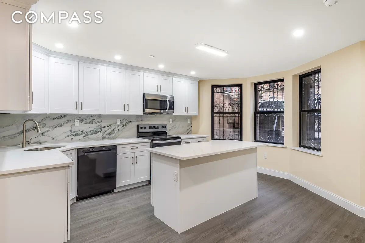 #4 photo, 946 St Nicholas Avenue, Washington Heights , NY 10032