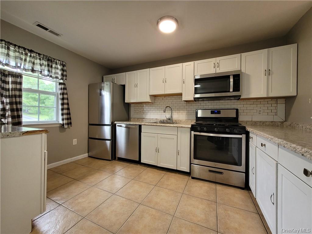 #4 photo, 74 Lois Lane, Monroe , NY 10950