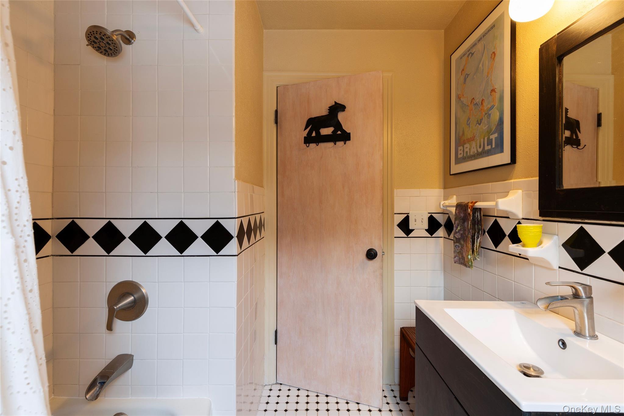 #11 photo, 95 Lakeview Avenue, Kingston , NY 12401