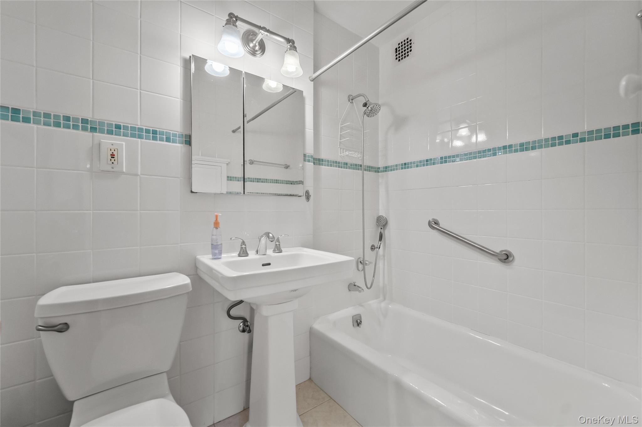 #14 photo, 177 E Hartsdale Avenue, Hartsdale , NY 10530