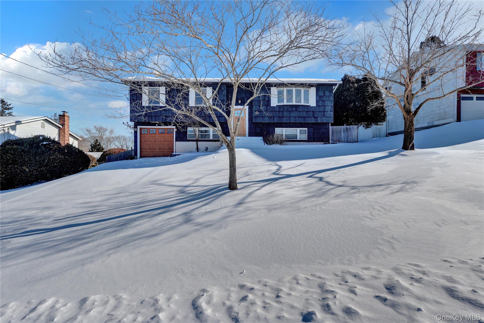 #1 photo, 293 Avenue B, Ronkonkoma , NY 11779