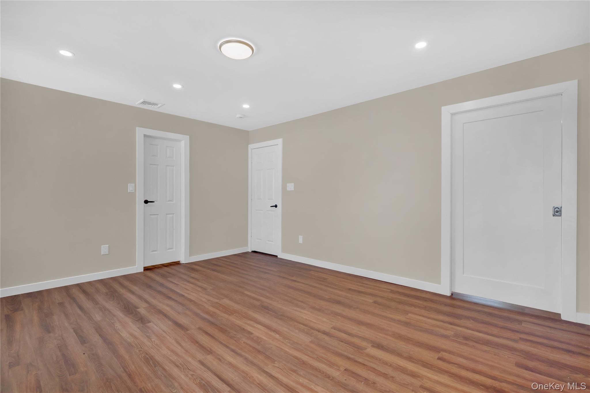 #18 photo, 293 Avenue B, Ronkonkoma , NY 11779