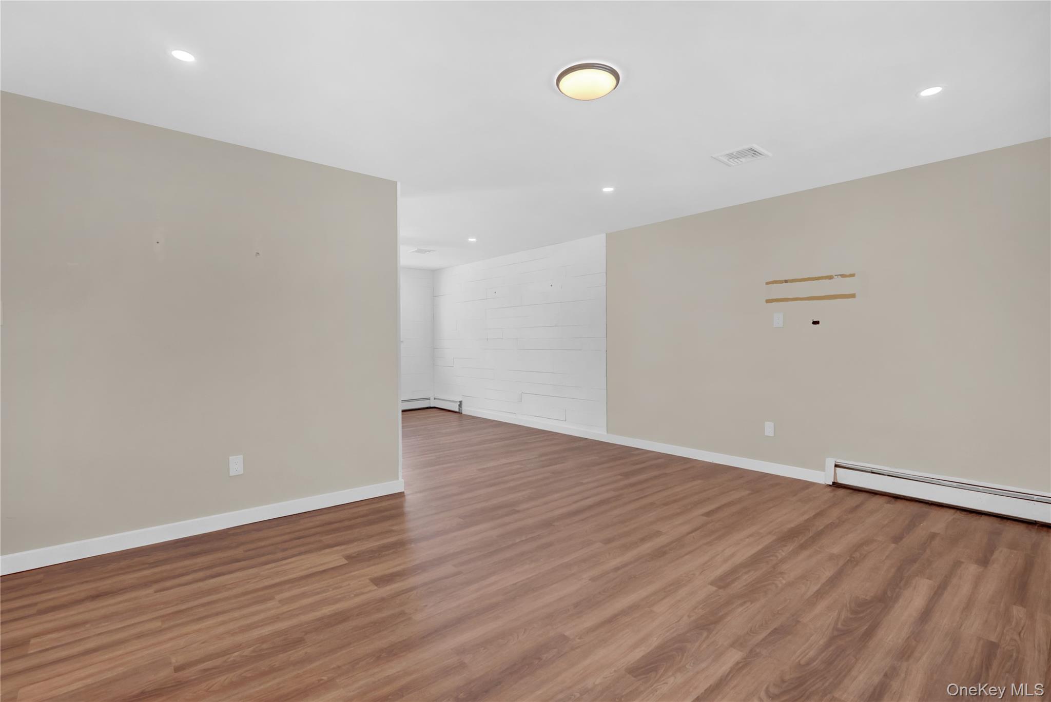 #4 photo, 293 Avenue B, Ronkonkoma , NY 11779