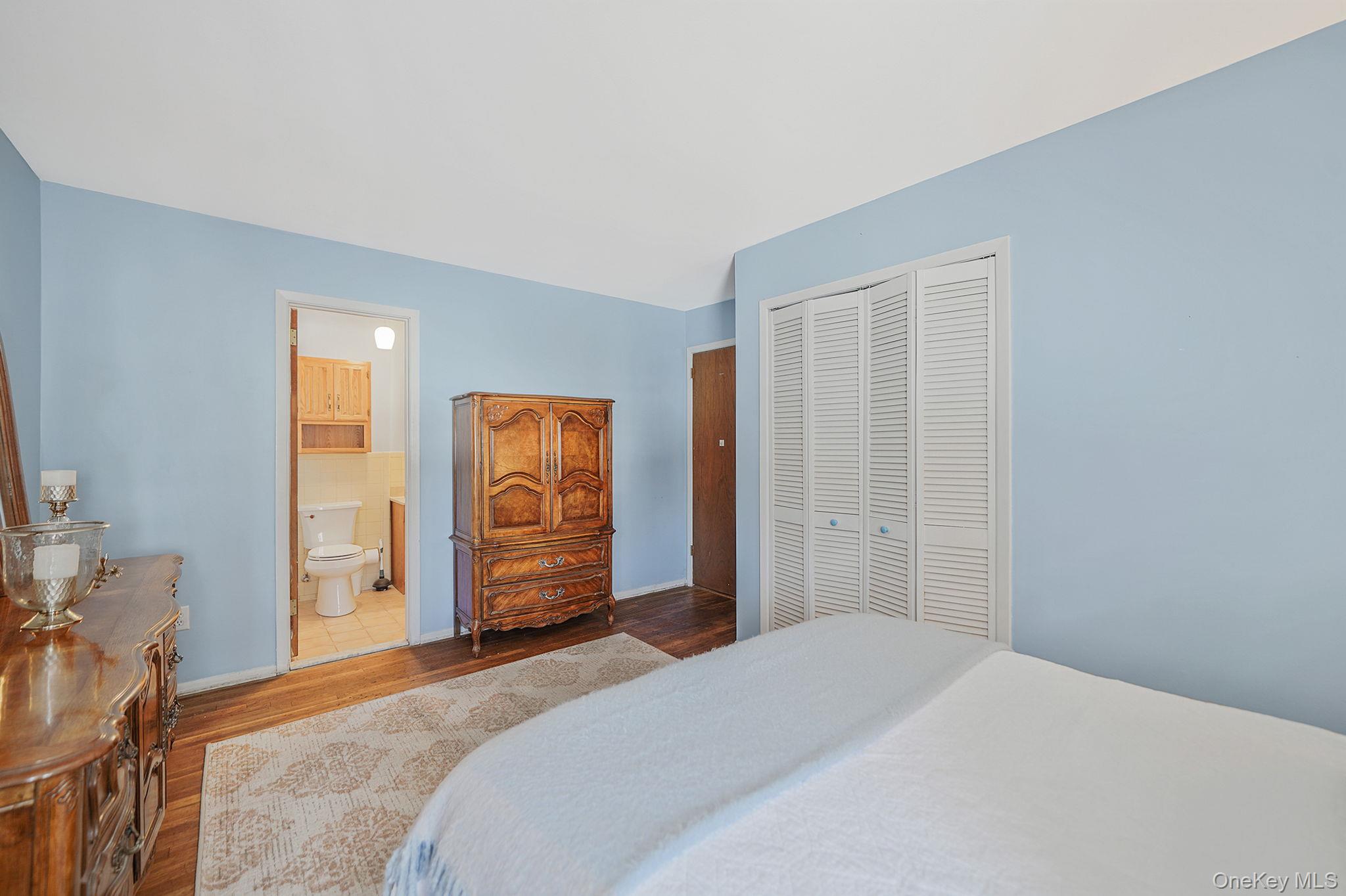 #16 photo, 2009 Newbridge Road, Bellmore , NY 11710