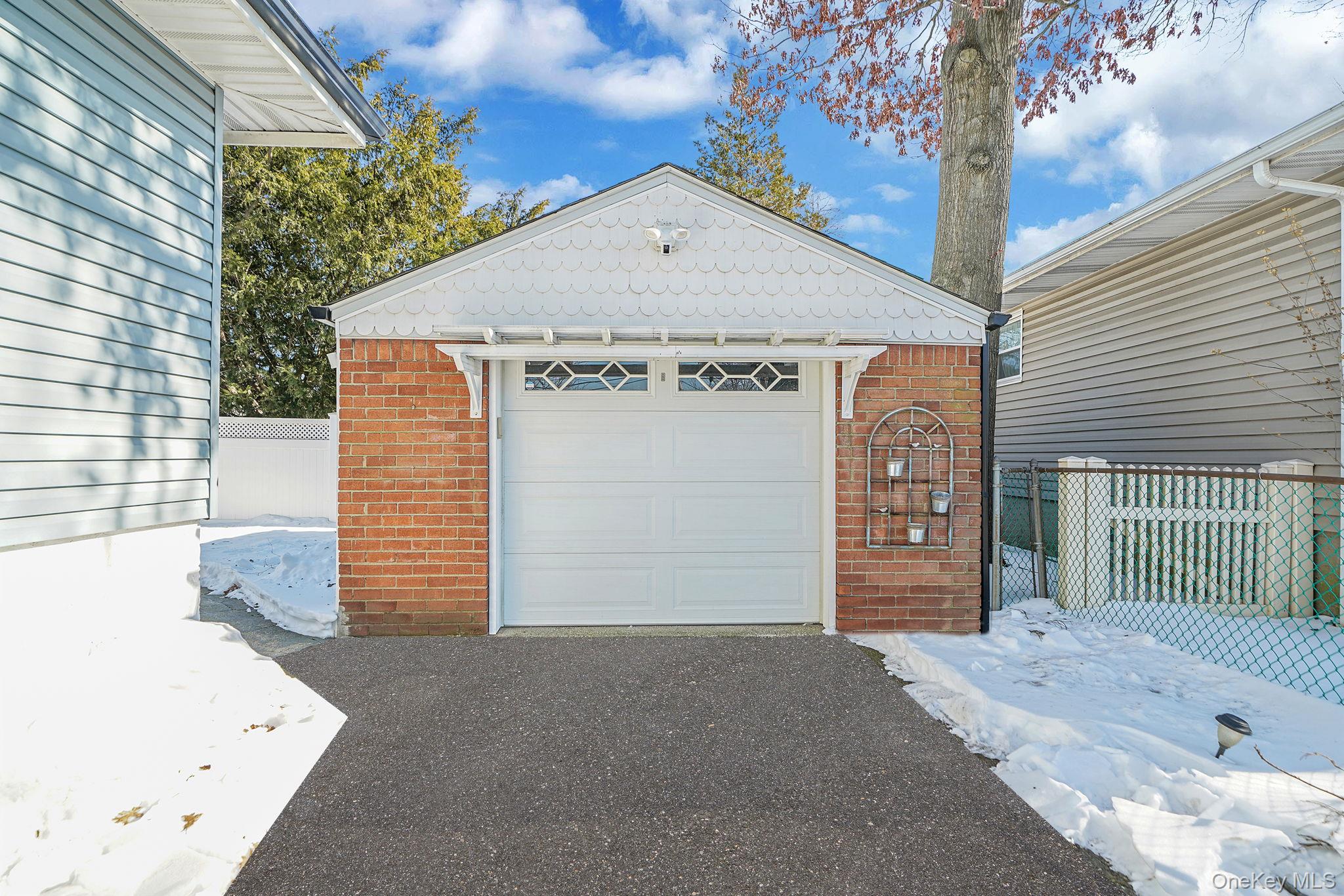 #4 photo, 2009 Newbridge Road, Bellmore , NY 11710