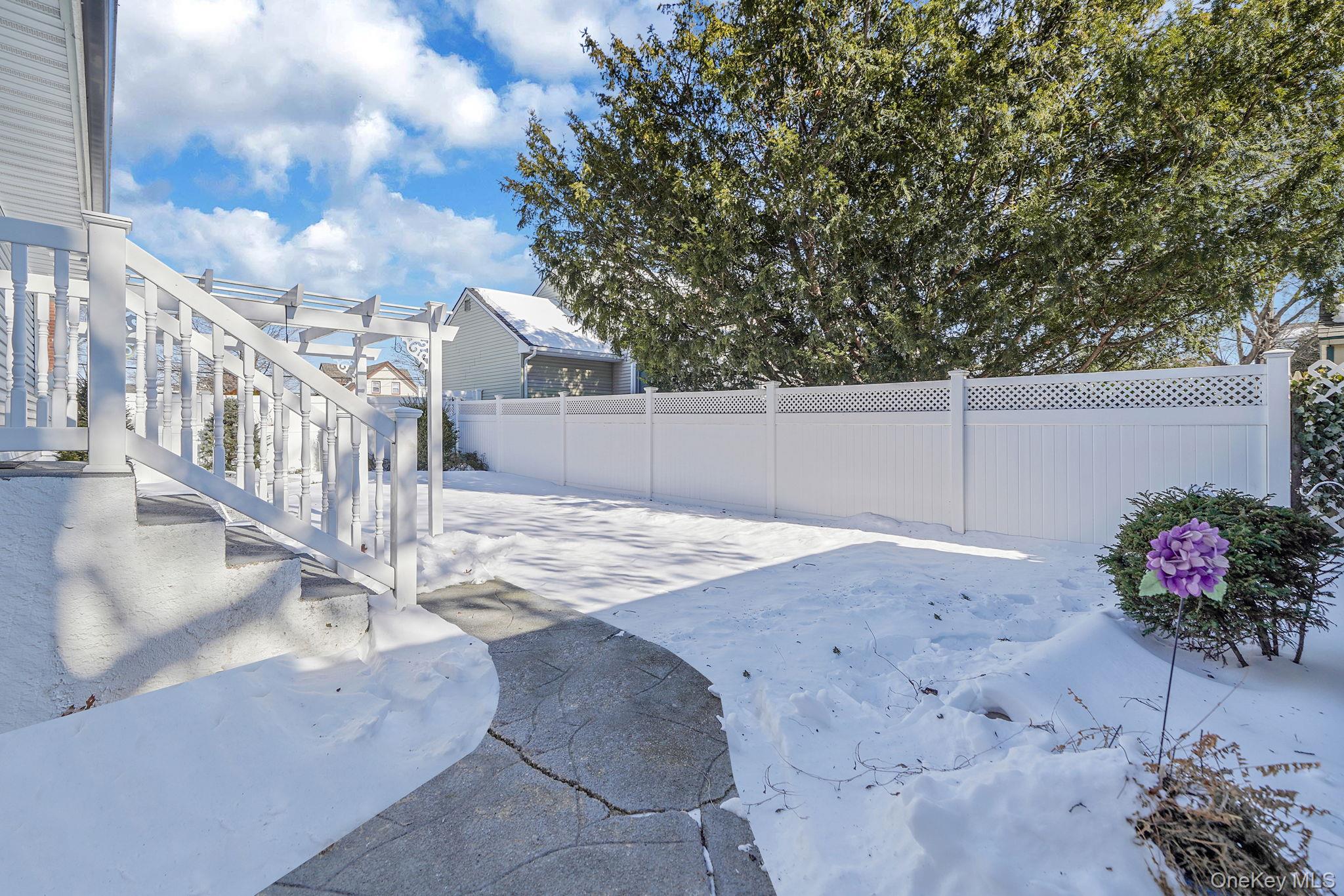 #5 photo, 2009 Newbridge Road, Bellmore , NY 11710