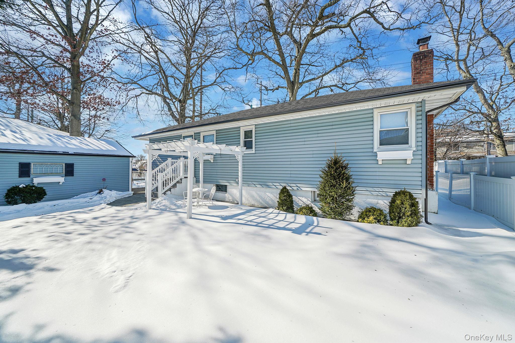 #6 photo, 2009 Newbridge Road, Bellmore , NY 11710