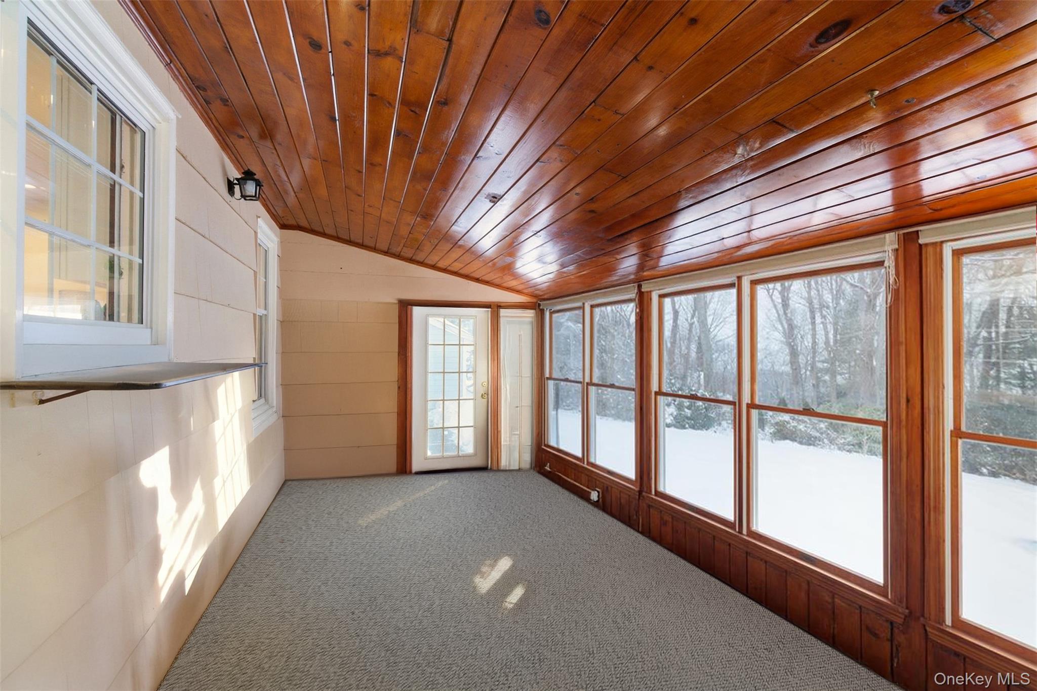 #16 photo, 34 Mayfair Drive, サフォーク郡 Huntington , NY 11743