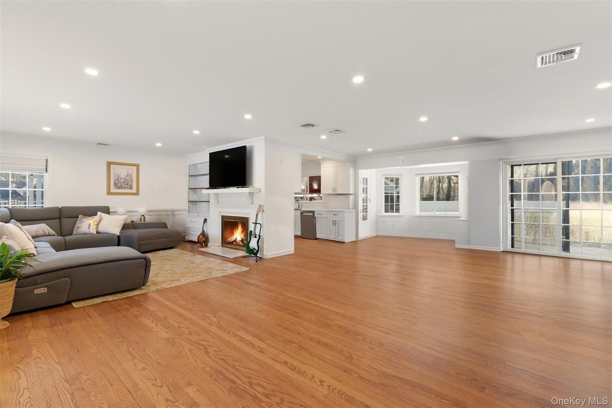 #4 photo, 34 Mayfair Drive, サフォーク郡 Huntington , NY 11743