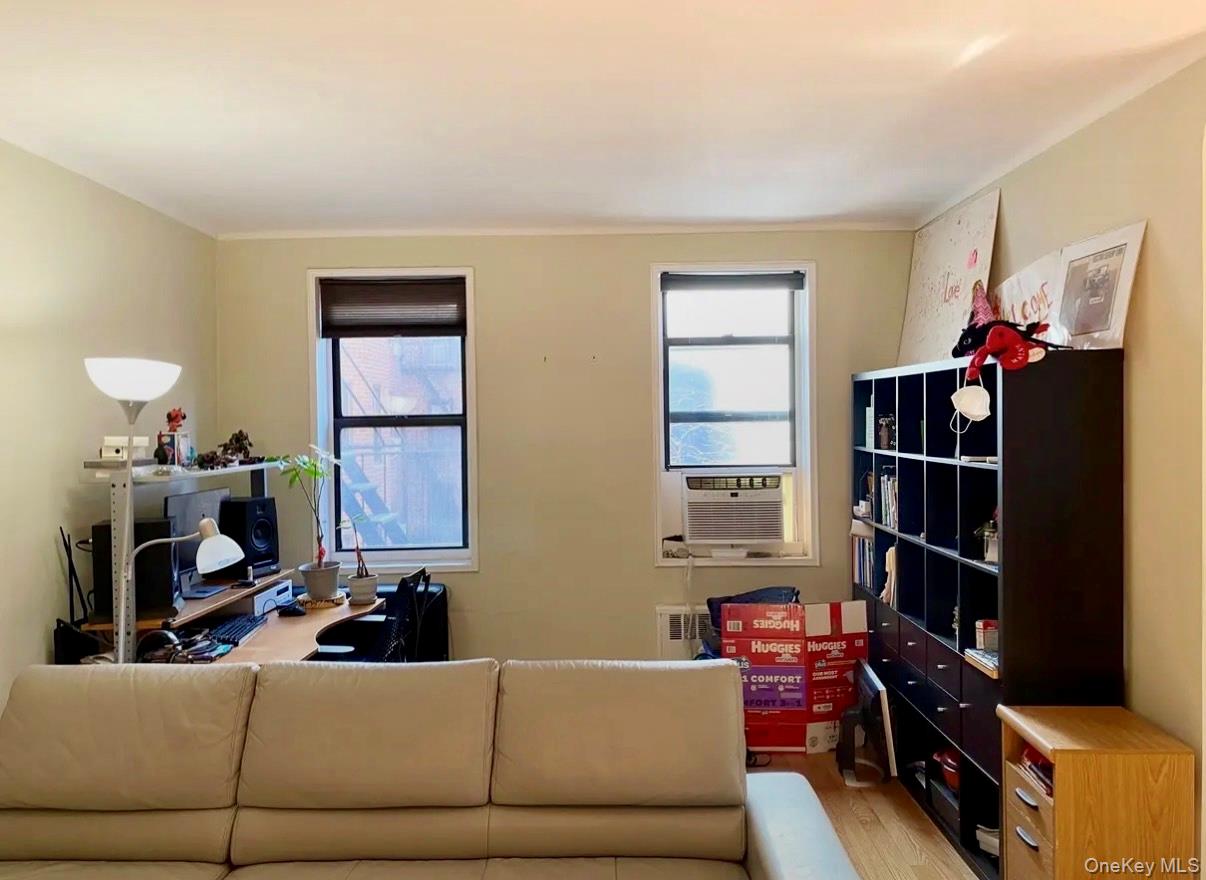 #4 photo, 6960 108, फॉरेस्ट हिल्स Forest Hills , NY 11362