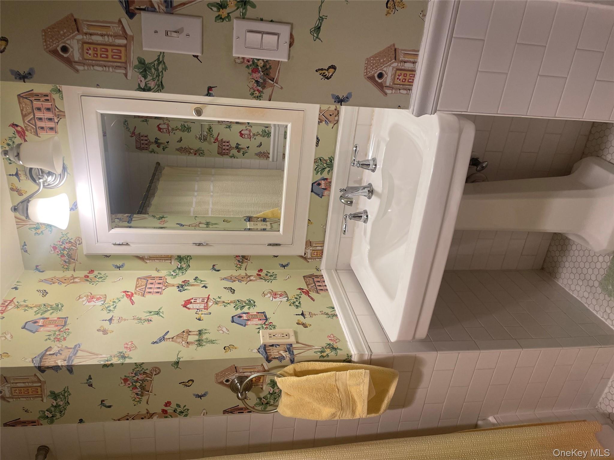 #11 photo, 64 Maple Drive, Great Neck , NY 11021