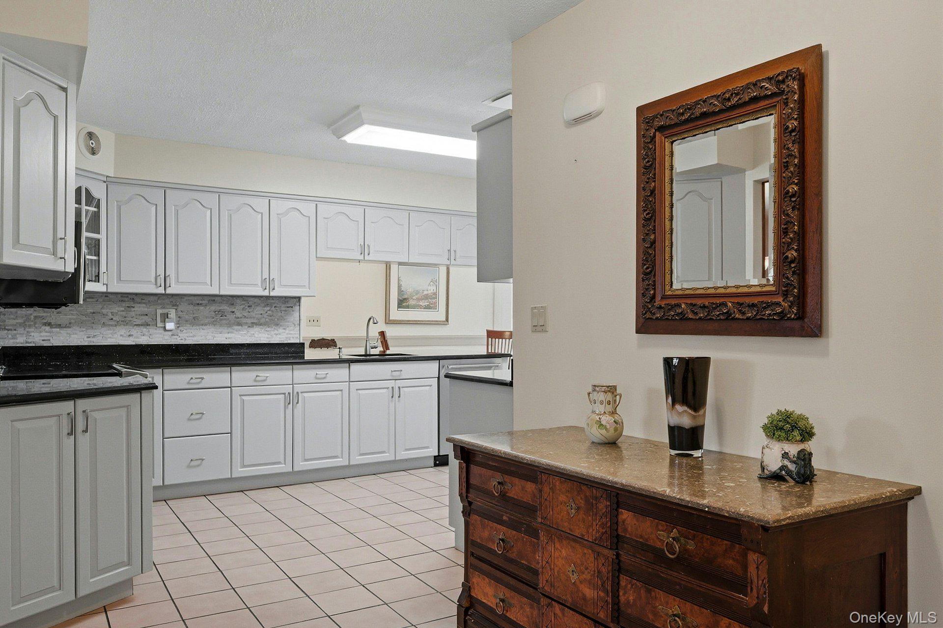 #14 photo, 2 Forester Court, Northport , NY 11768