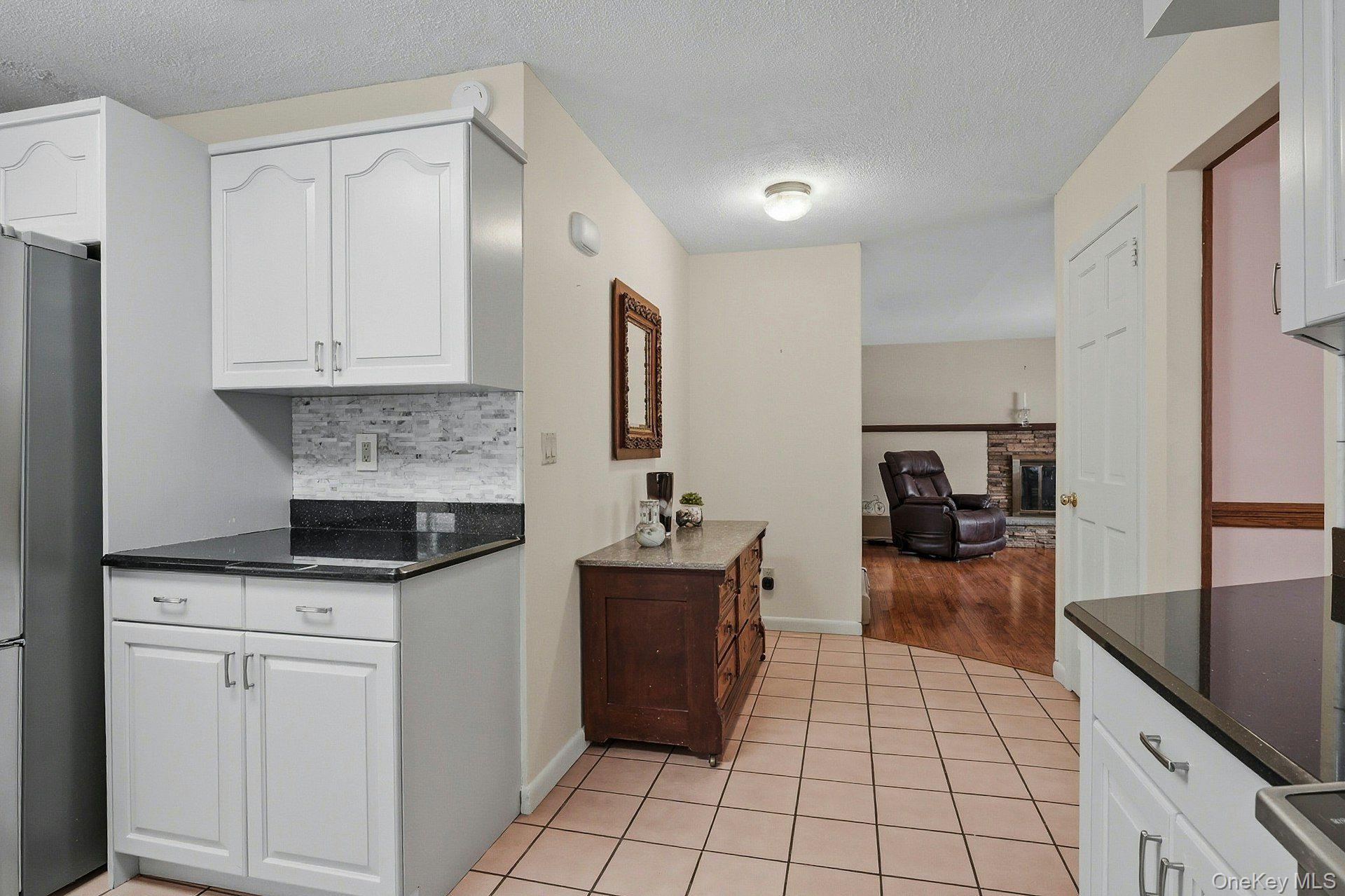 #17 photo, 2 Forester Court, Northport , NY 11768