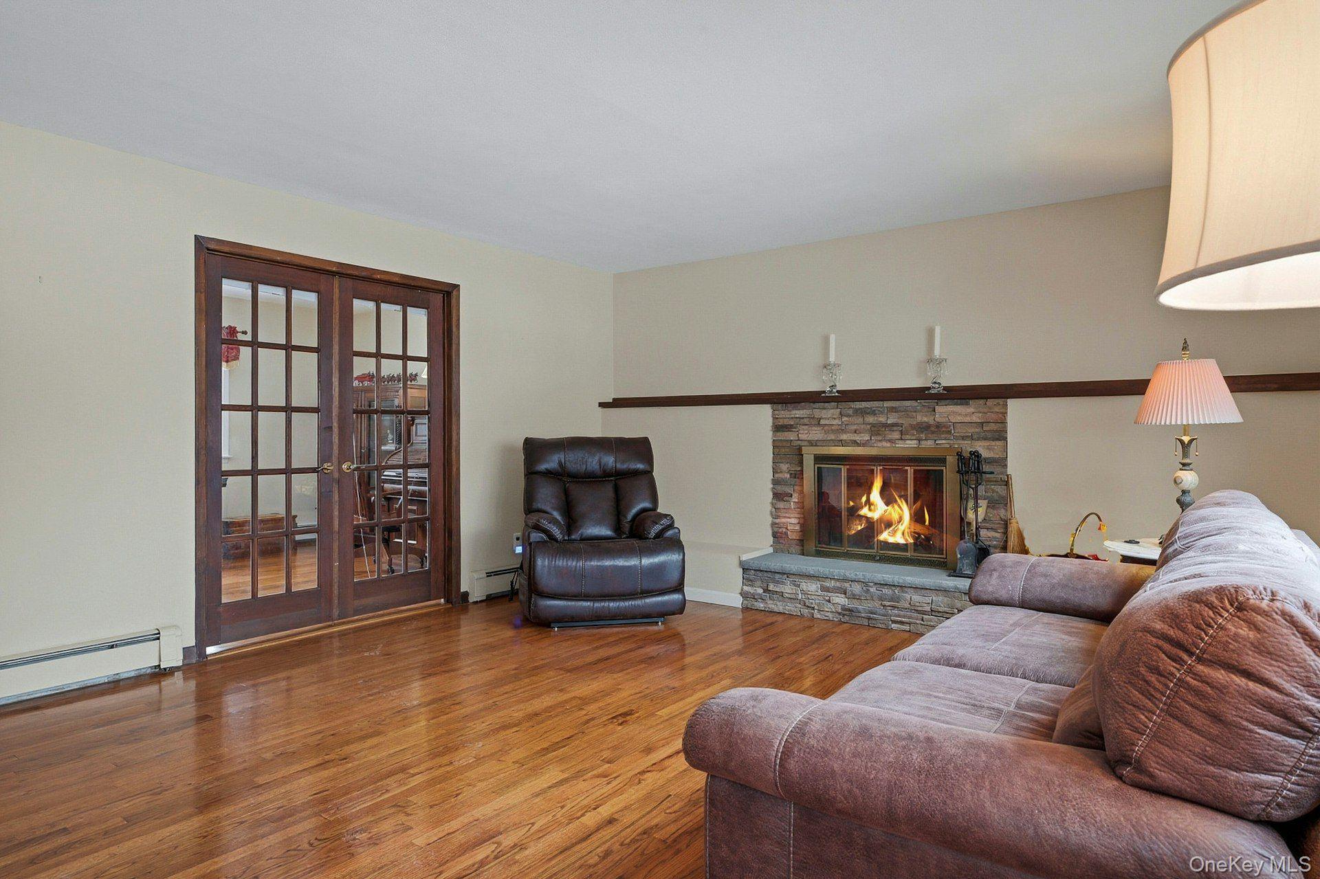 #6 photo, 2 Forester Court, Northport , NY 11768