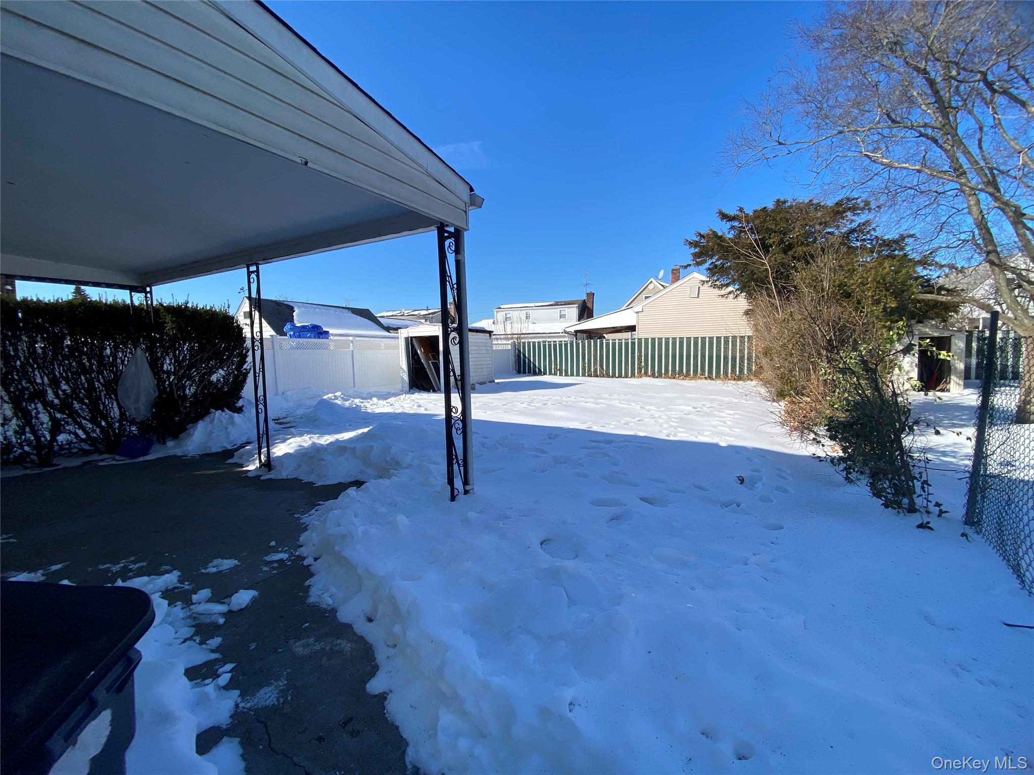 #20 photo, 216 Raff Avenue, Mineola , NY 11501