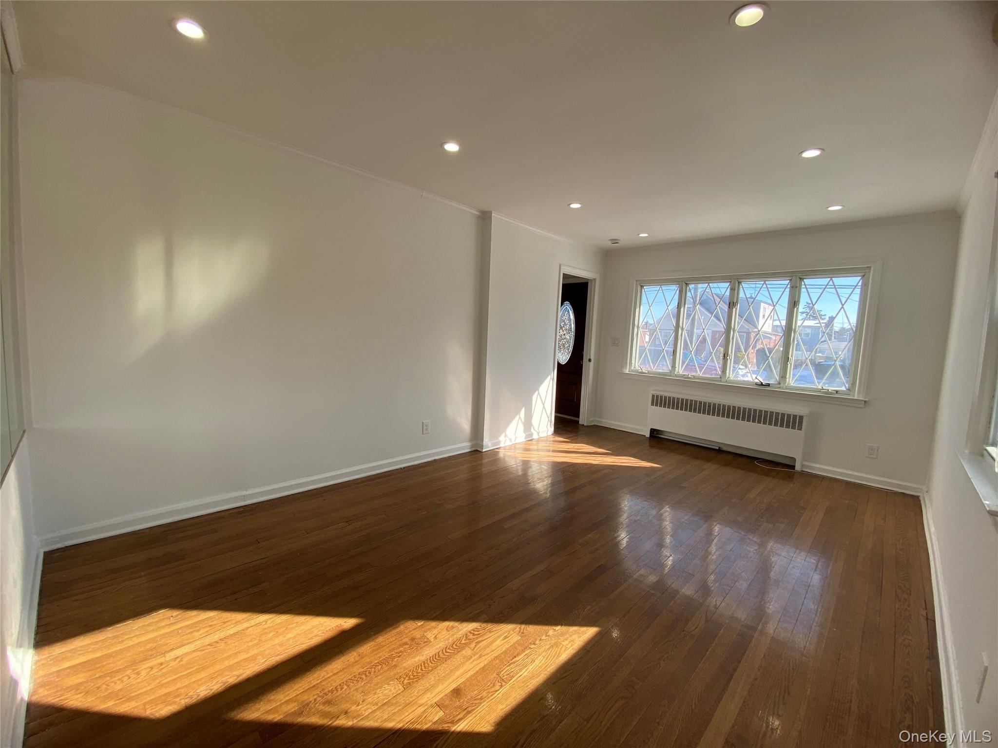 #4 photo, 216 Raff Avenue, Mineola , NY 11501