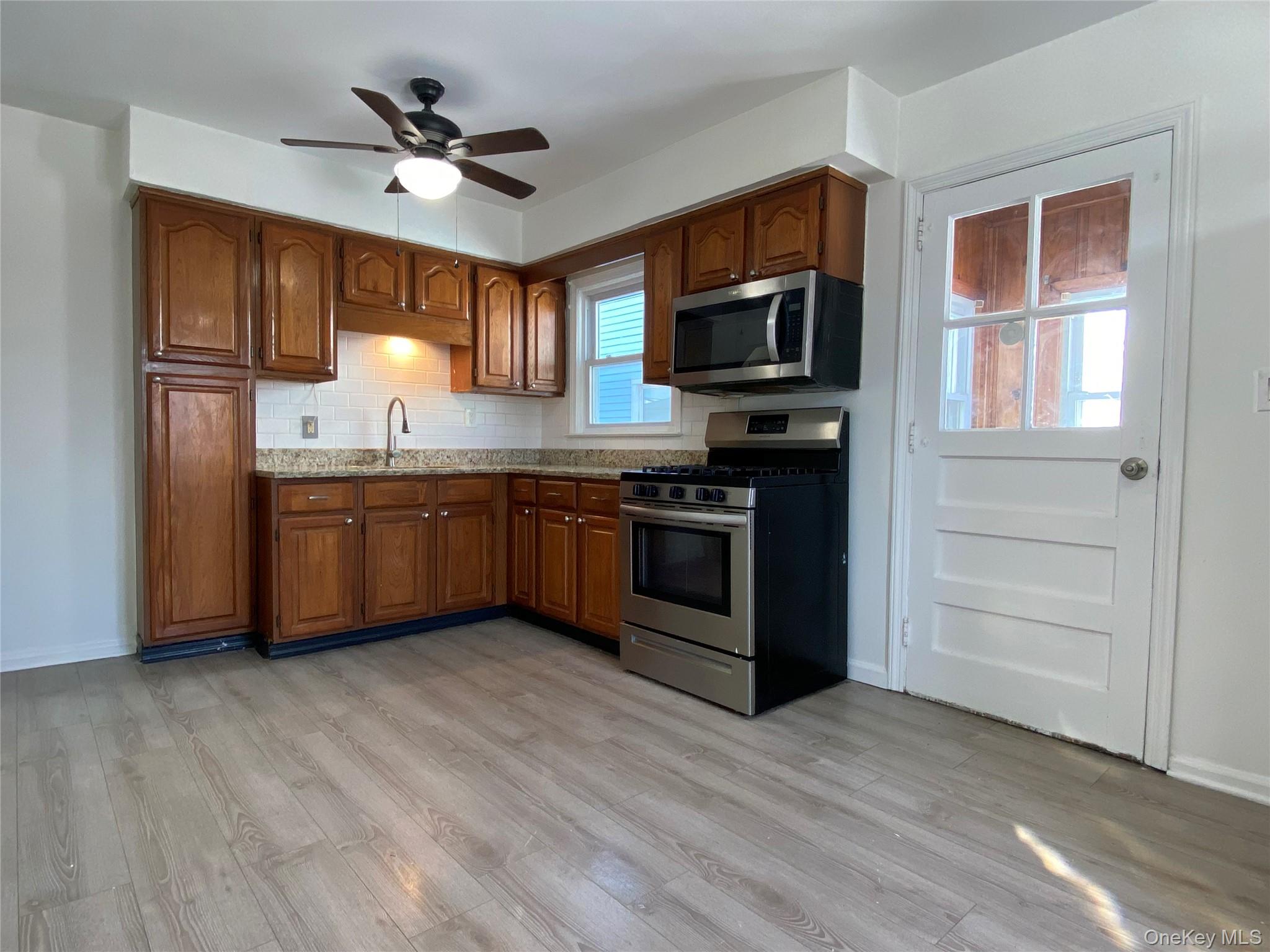 #5 photo, 216 Raff Avenue, Mineola , NY 11501