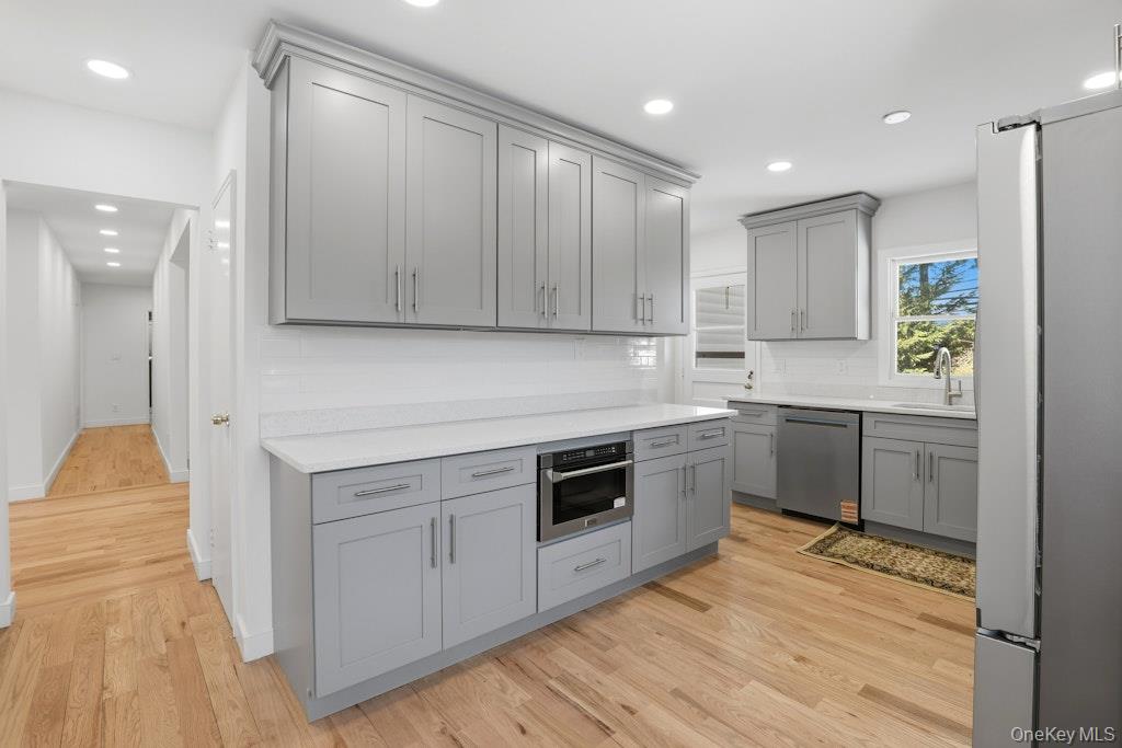 #1 photo, 32 Rockland Drive, Jericho , NY 11753